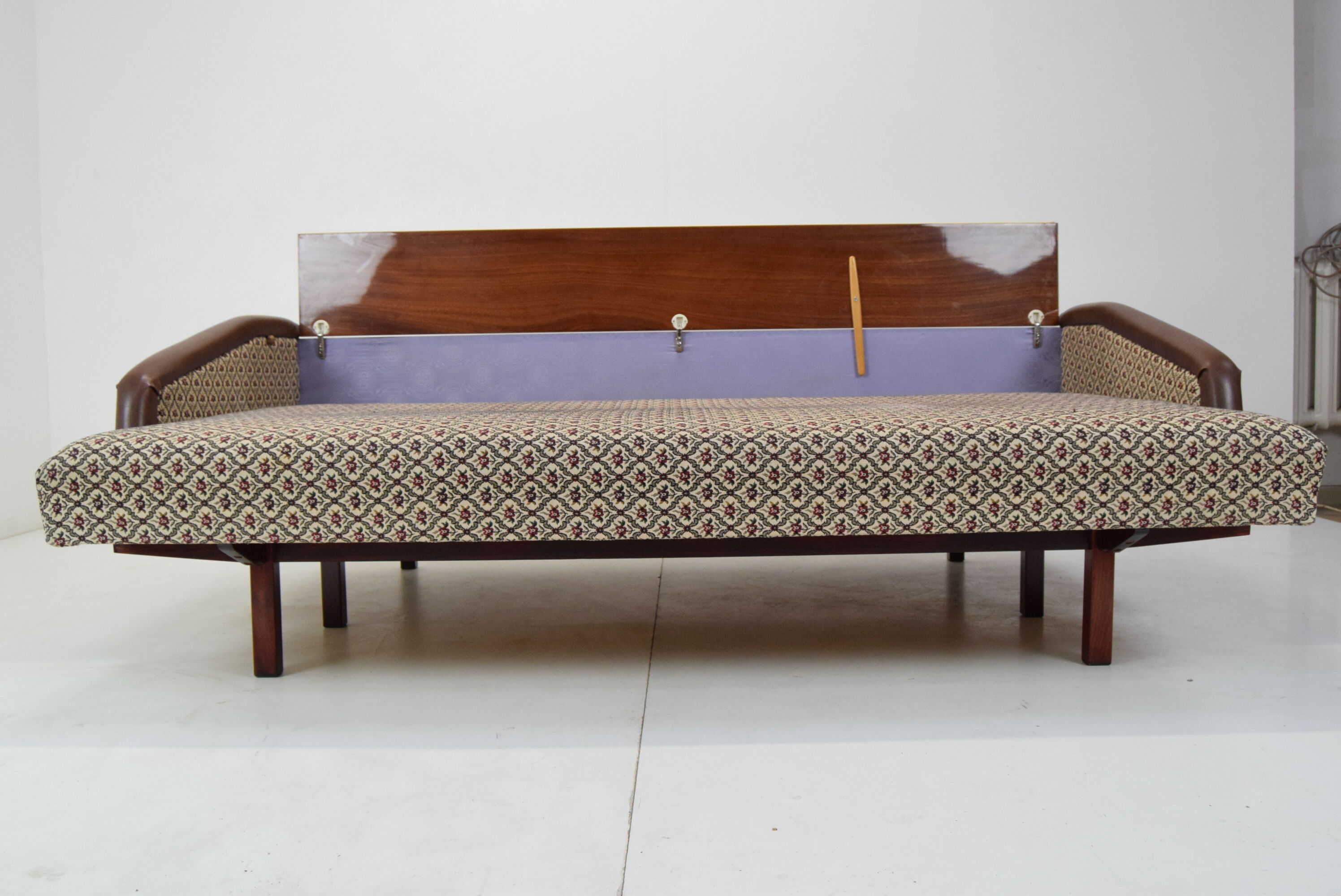 Mid-century 3-seat Sofa or Daybed,Jitona,1970's.