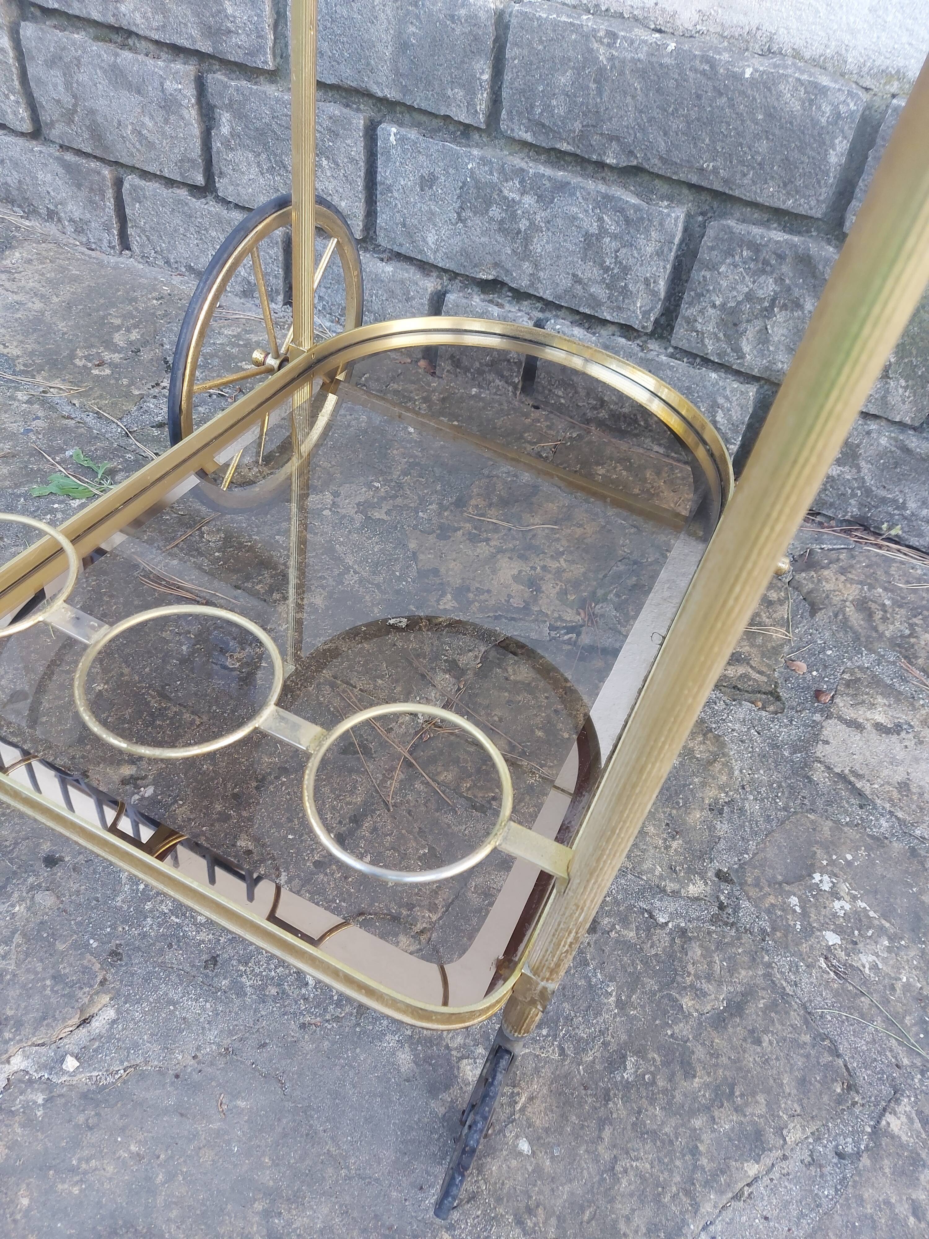 Vintage rolling metal dore service
