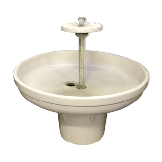 Old school washbasin