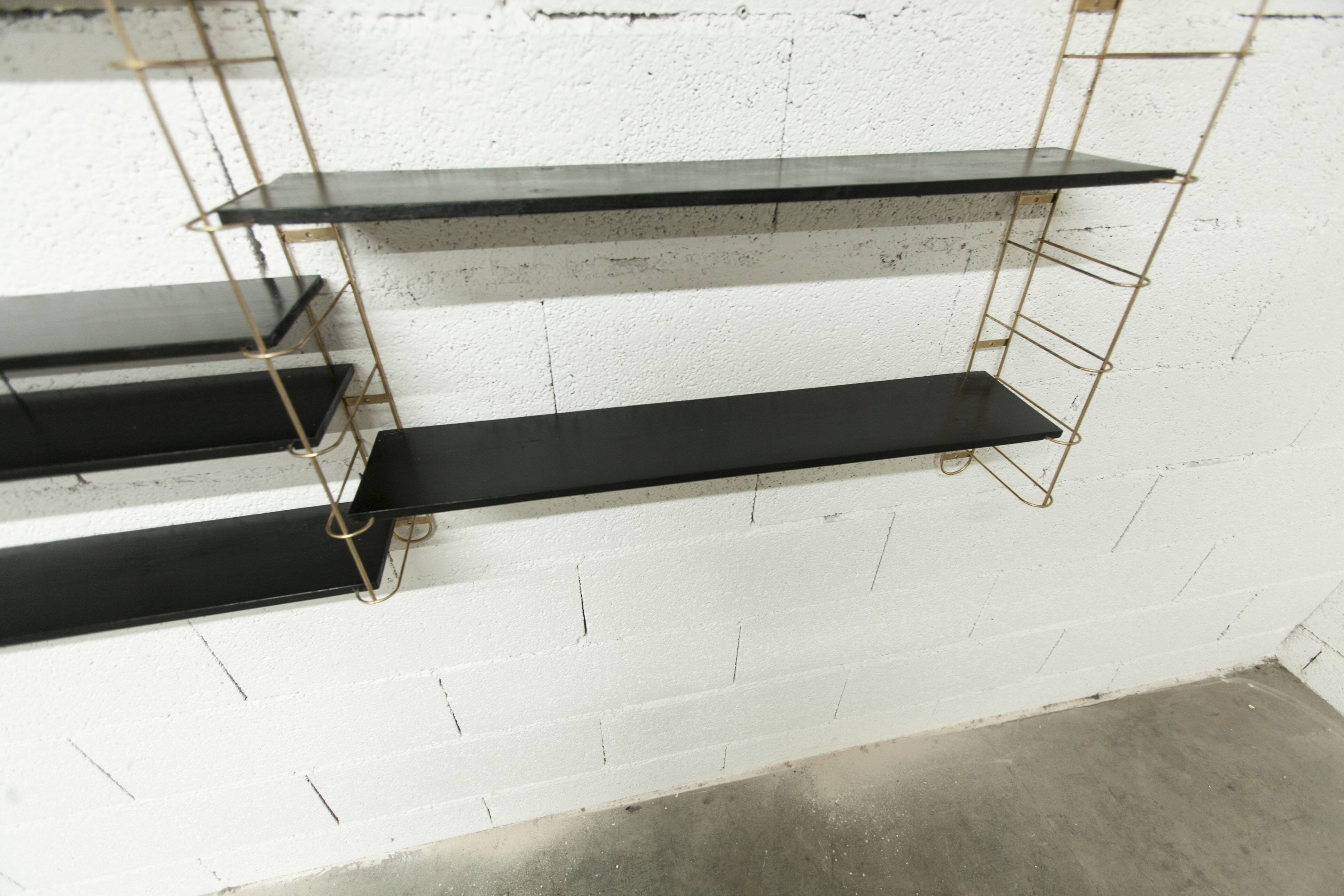 Etagère string style tomado 2m30 4 échelles dorées 10 plateaux noirs 1960
