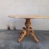 Solid wood pedestal table