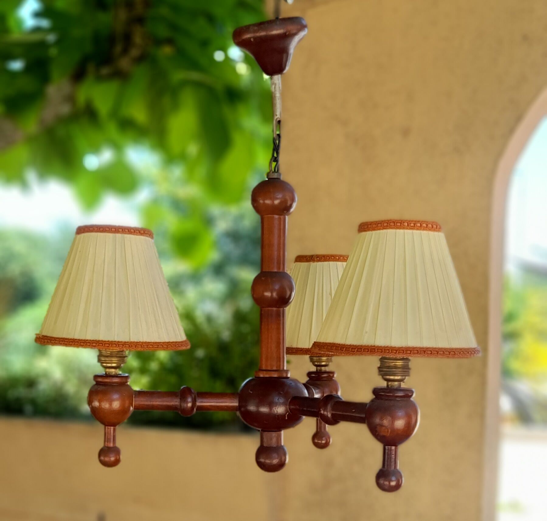 Wooden chandelier 3 branches & clip lampshades, rustic country