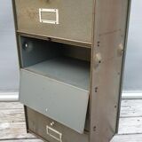 Column 4 grey roneo flappers