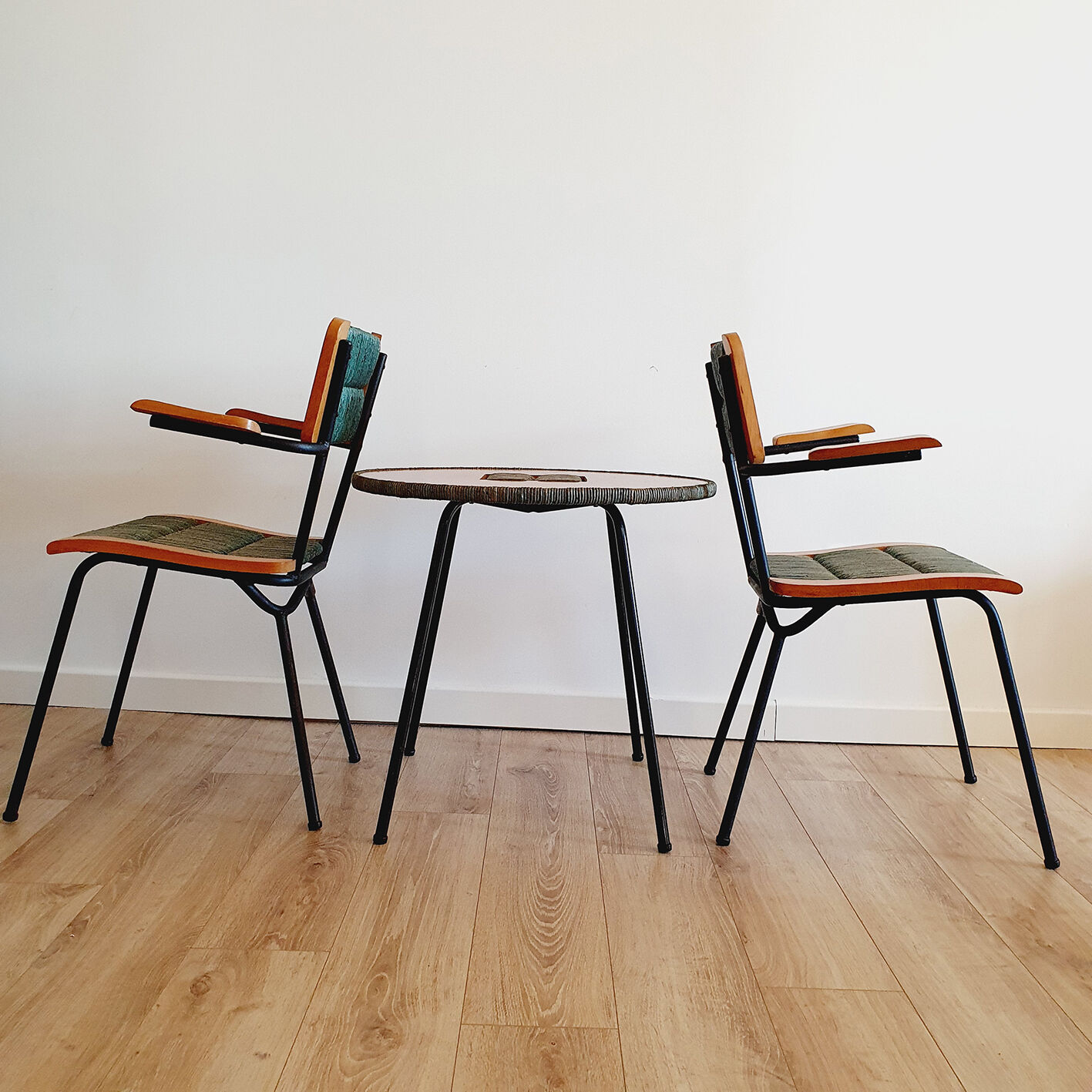 Pair of armchairs and vintage coffee table straw, wood and metal