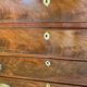 Bureau scriban anglais xixeme acajou avec tiroirs ferrures bronze boutons en os