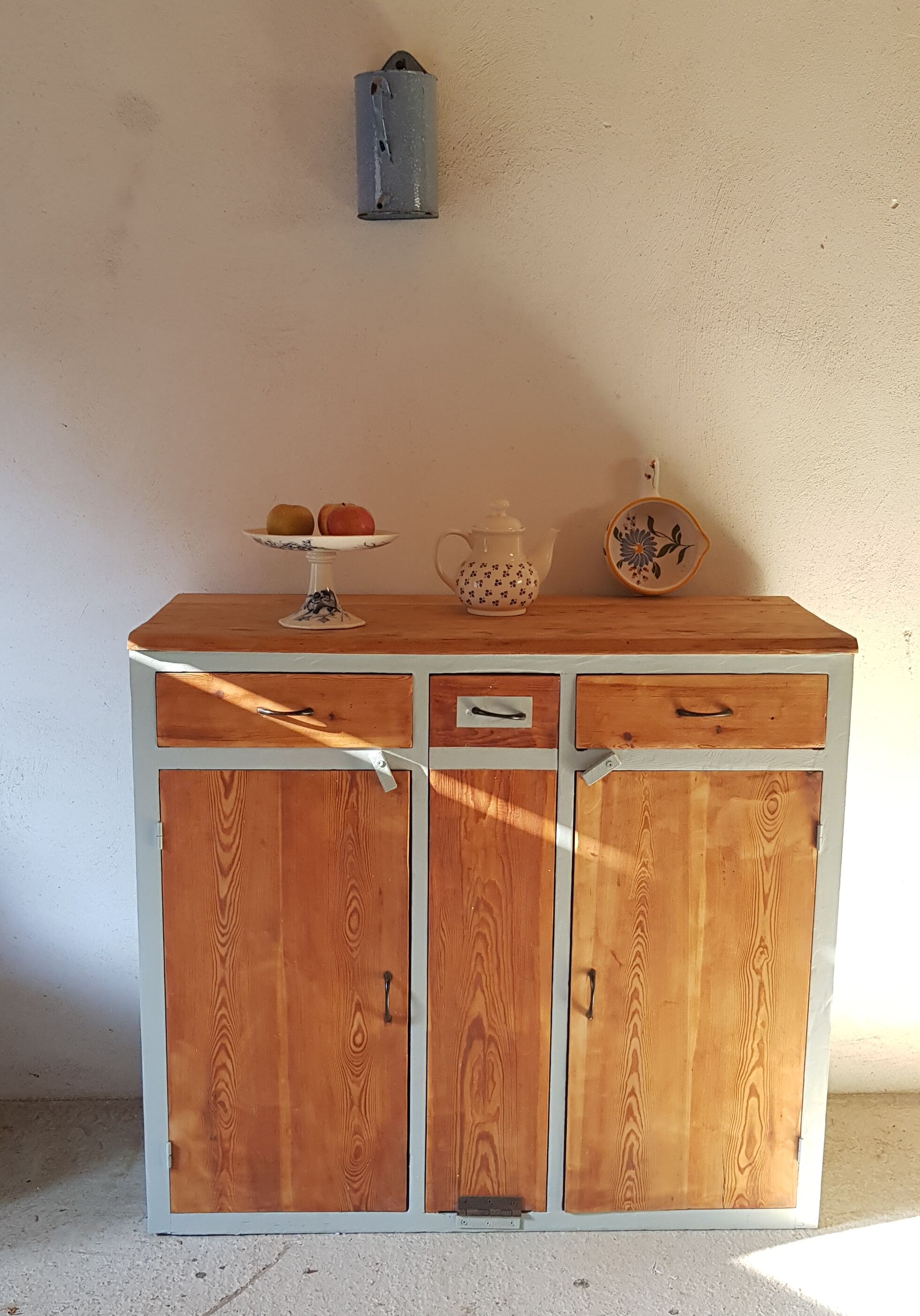 Vintage buffet