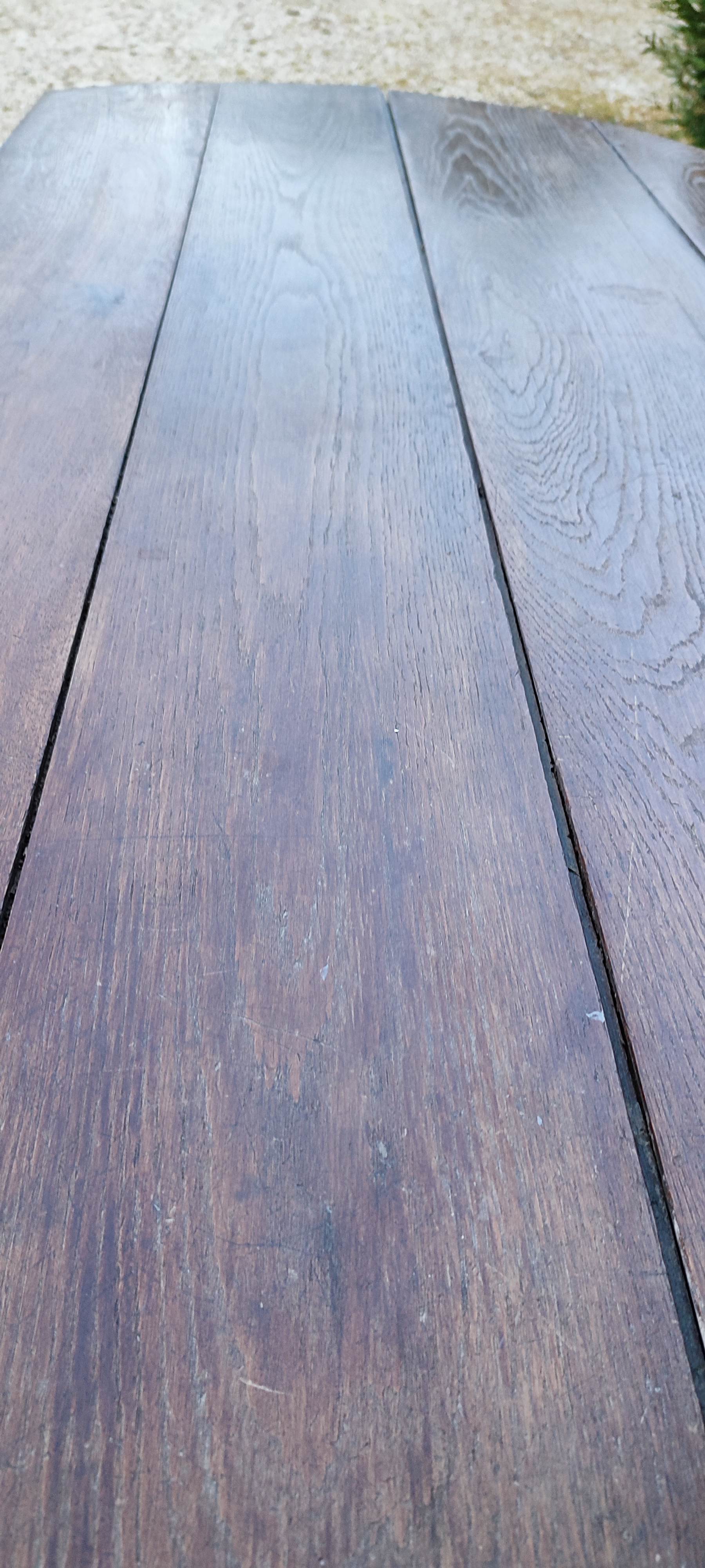 Large table with oval oak shutters 190cm