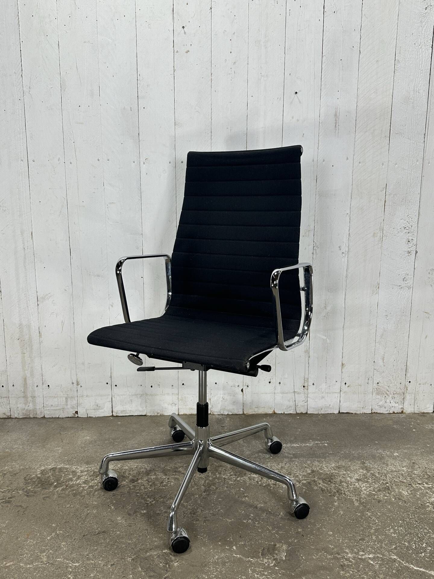 Eames EA 119 Office Chair
