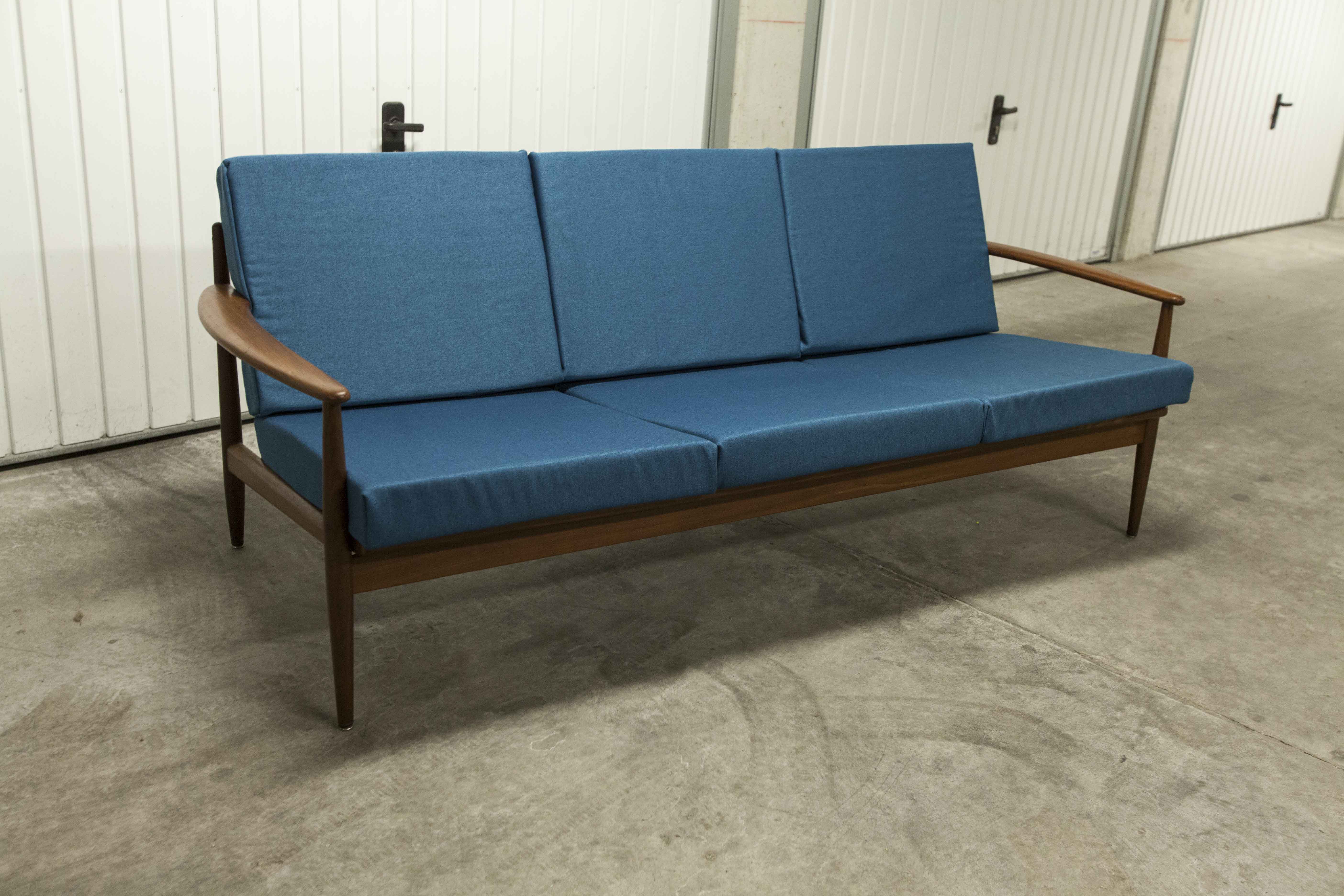 Scandinavian sofa 3 places in teak 1960 restored