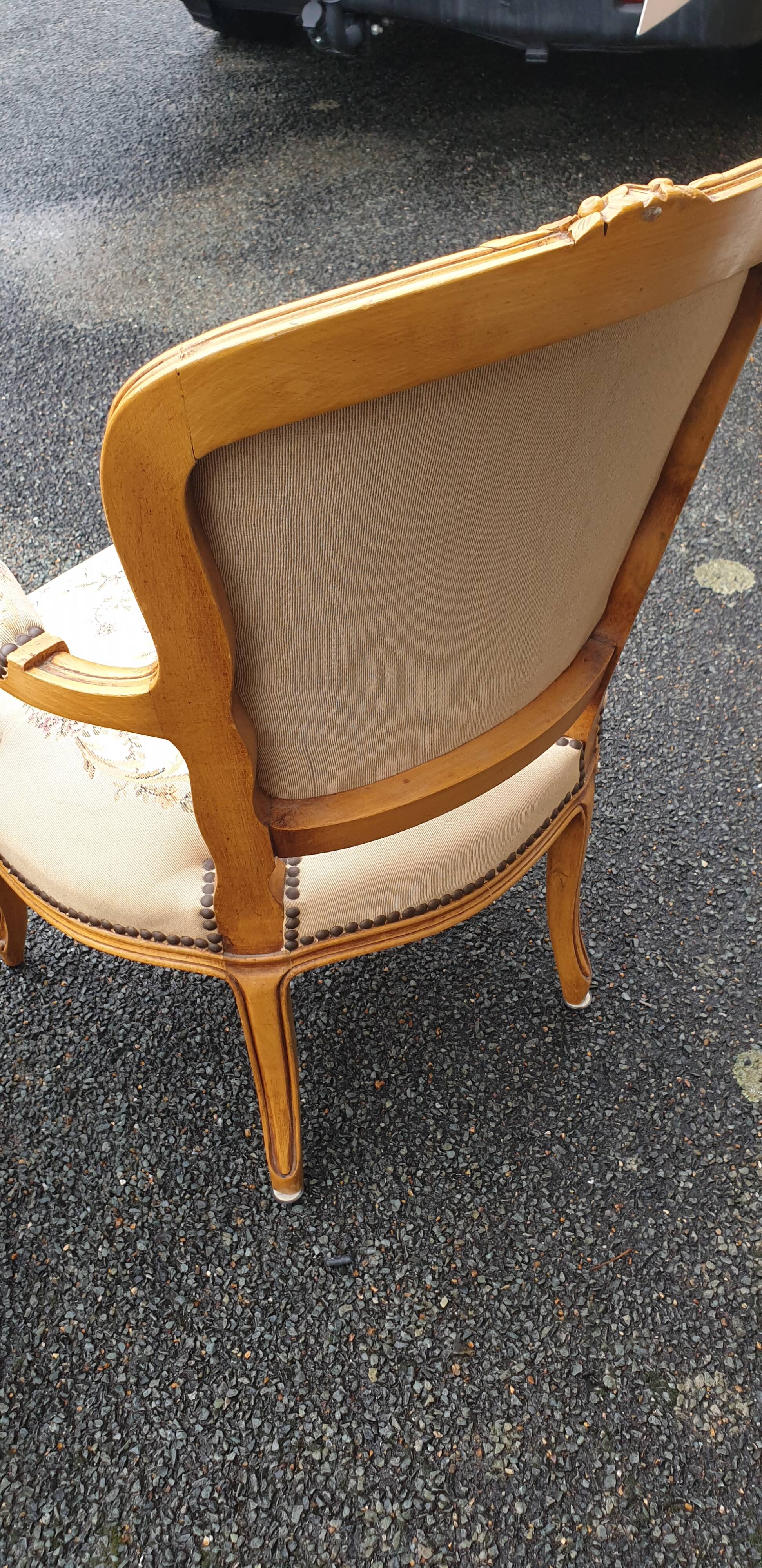 Paire de fauteuils cabriolet Louis xv