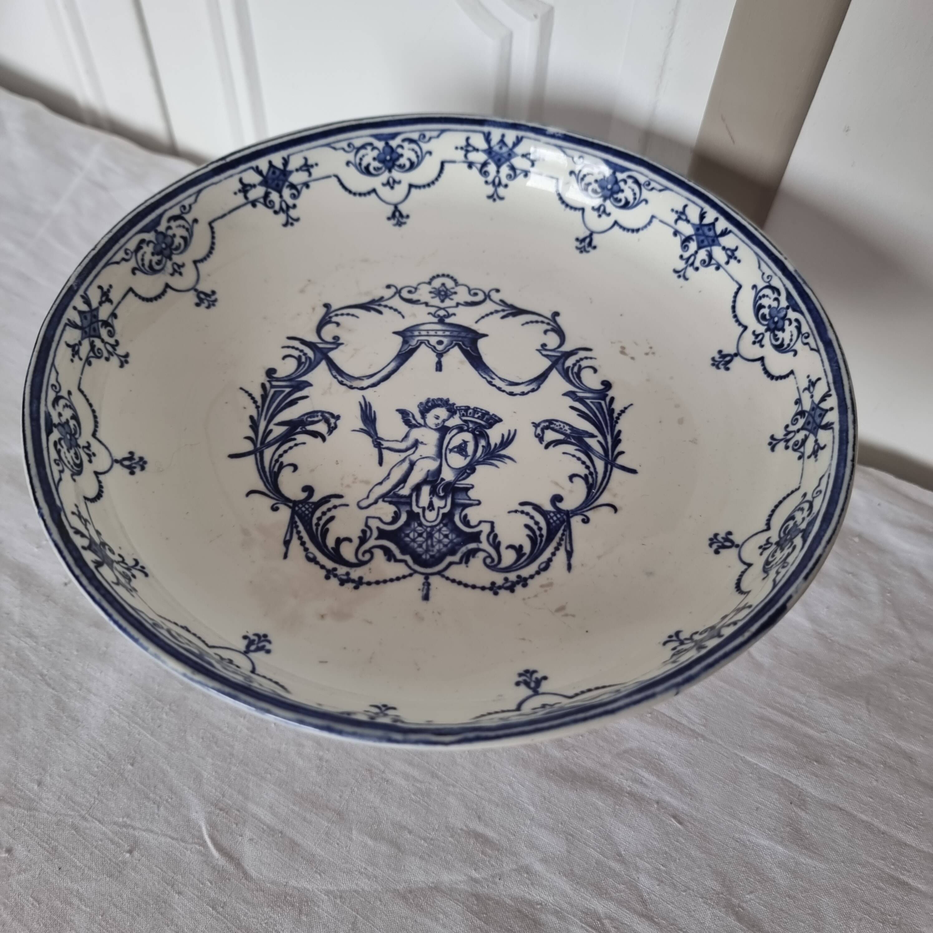 Old moustiers jules vieillard bourdeux compotier dish on base, late 19th century