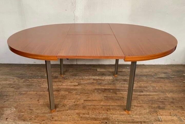 Round table with teak extension design Pierre Guariche edition Huchers Minvielle 1960