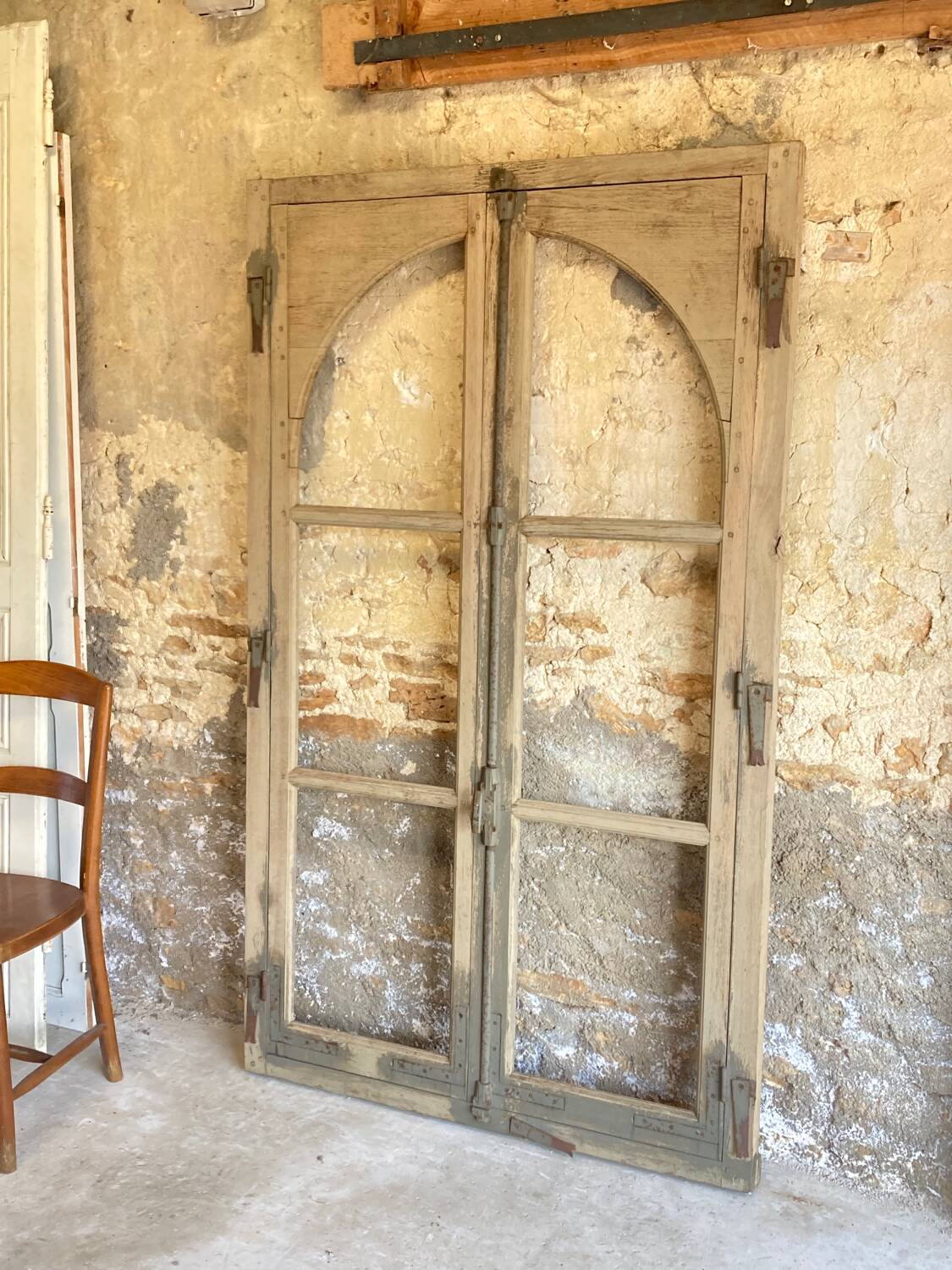 Arched windows in solid oak