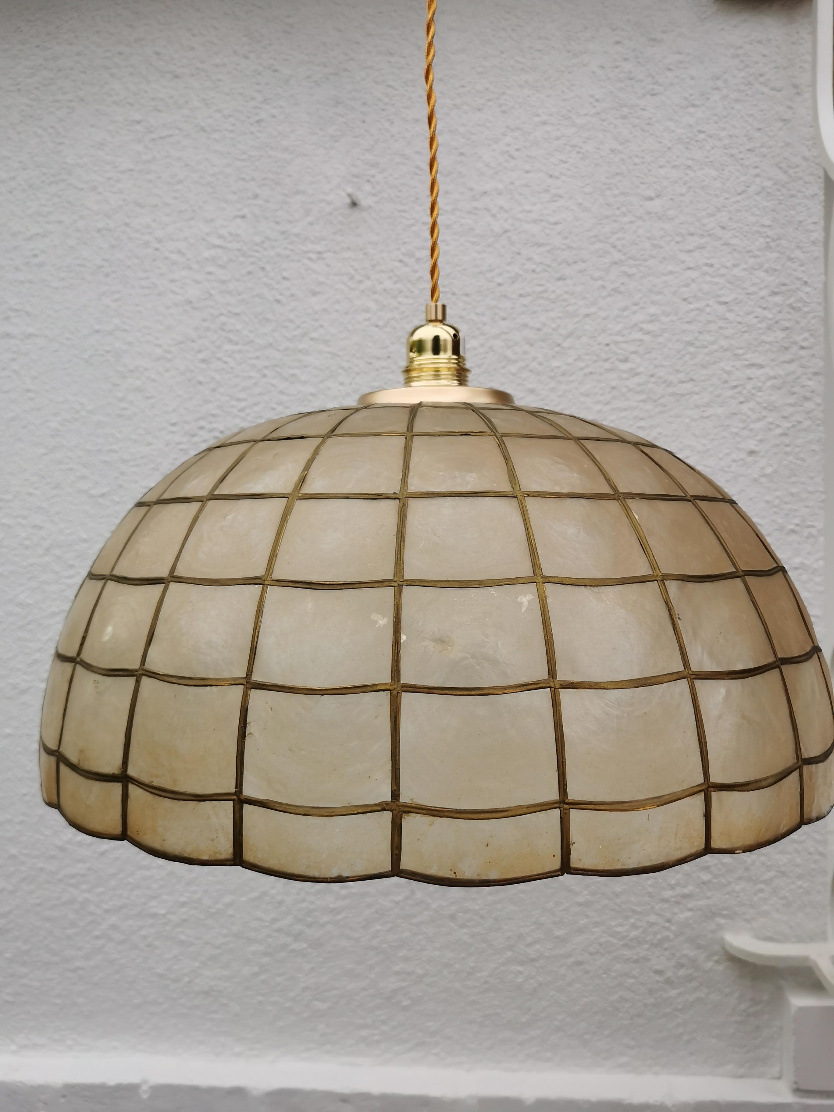 Suspension nacre et laiton 1960