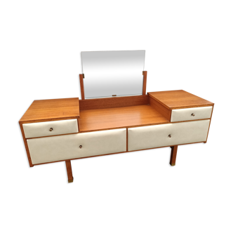 Regy dressing table