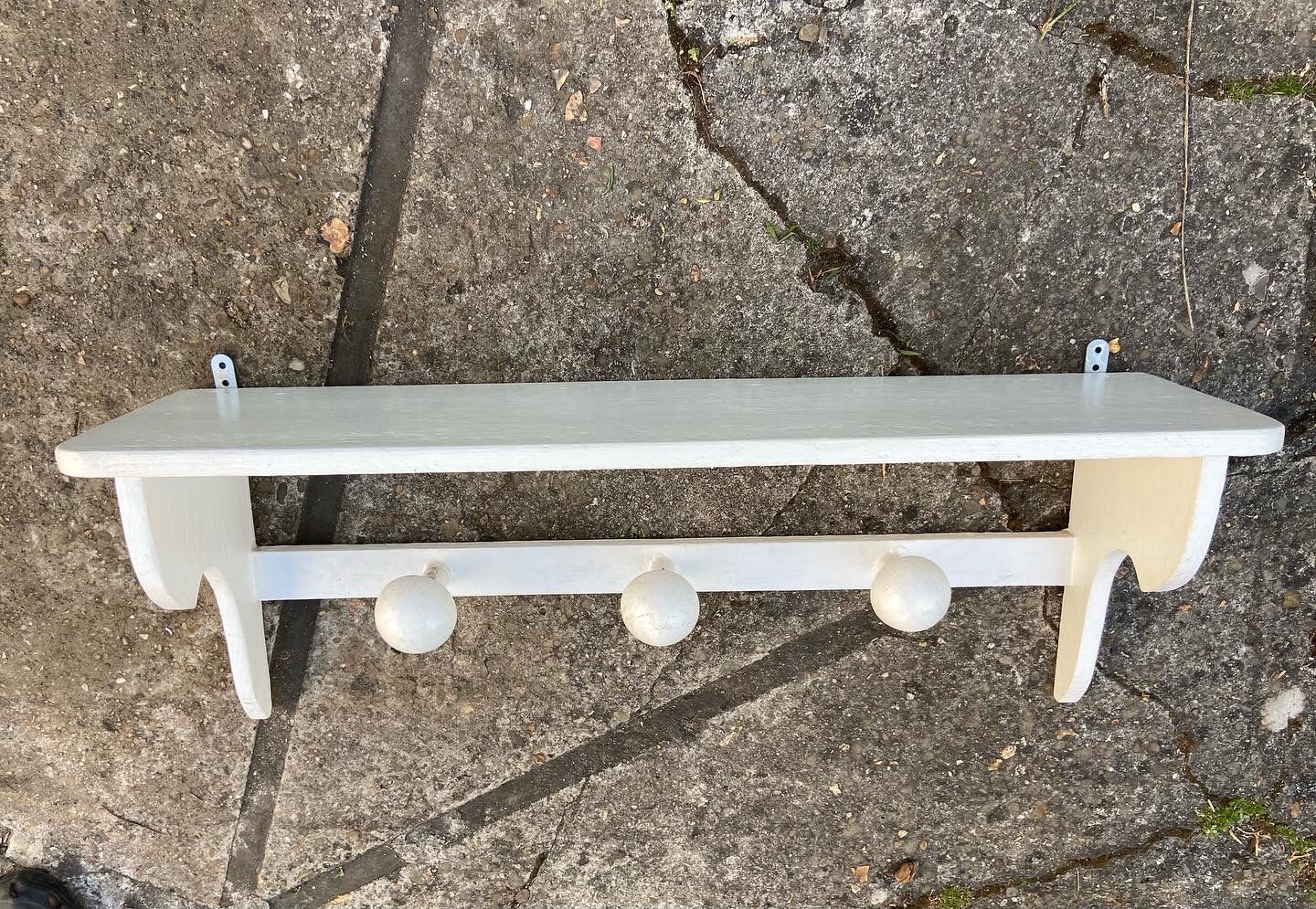 Vintage wall coat rack 3 hooks & shelf
