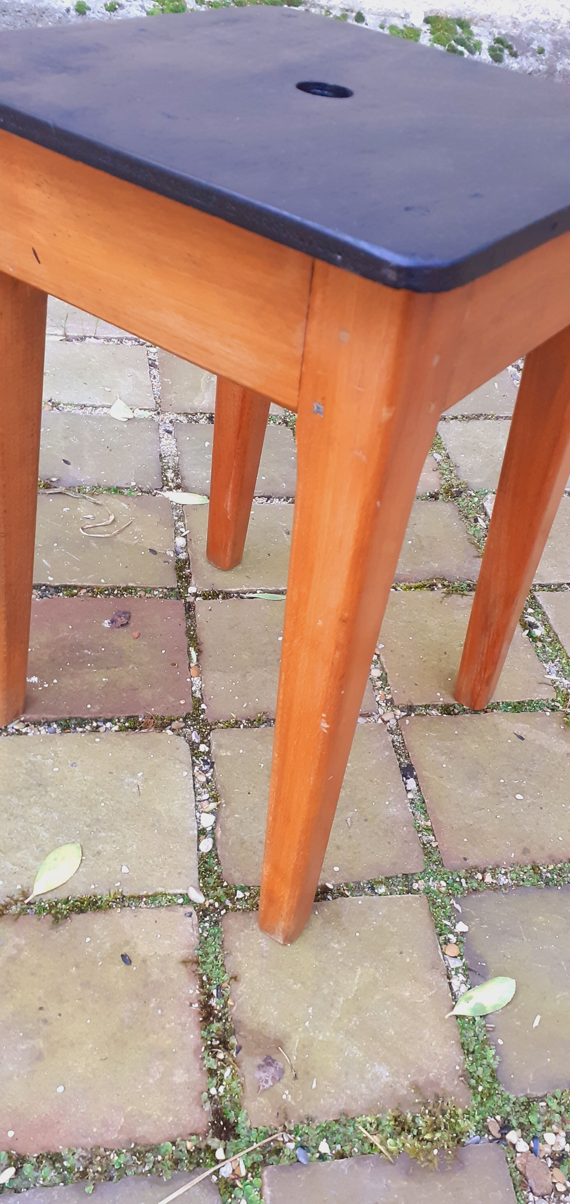 Stool year 50