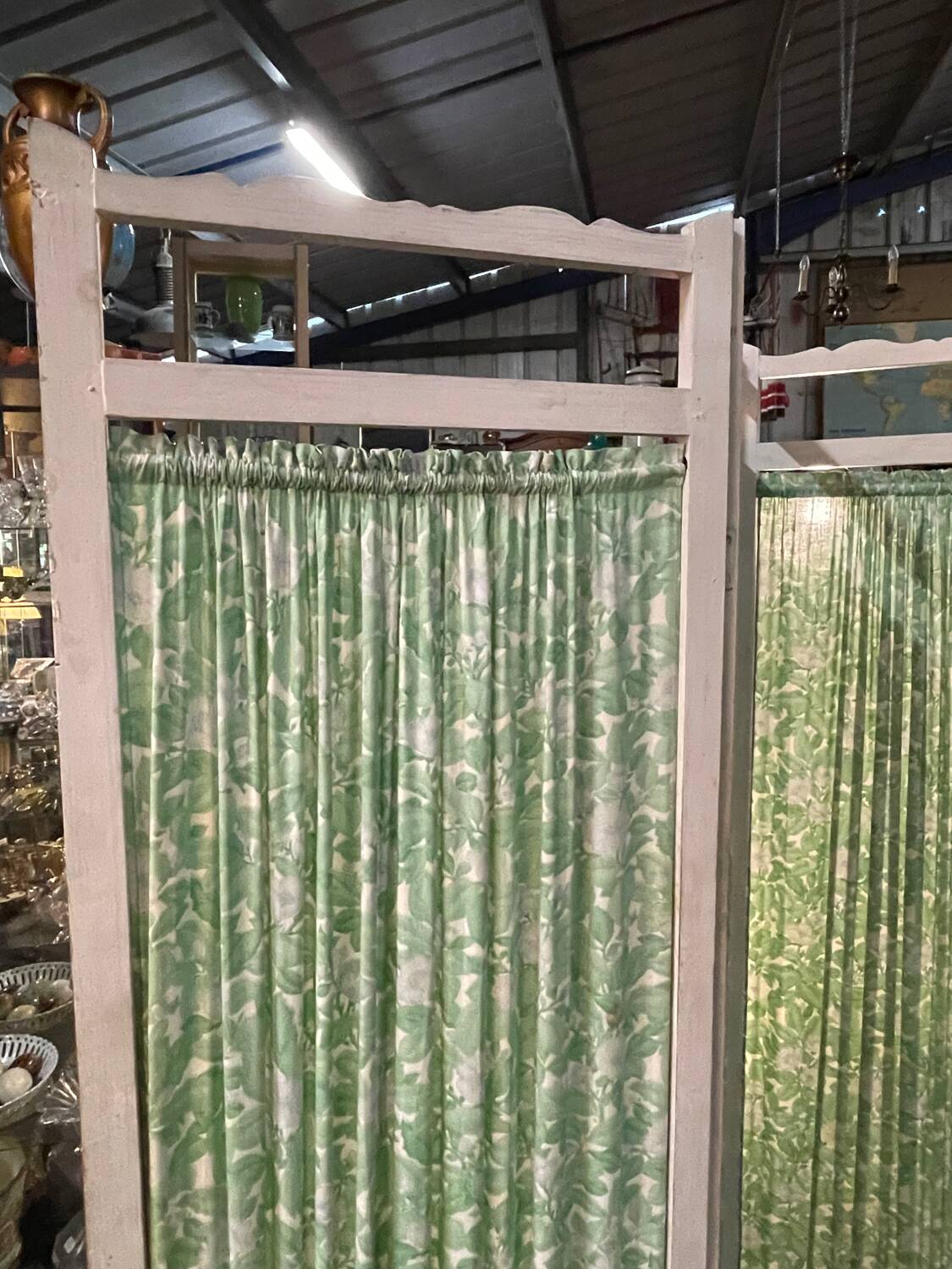 Vintage 1950s screen