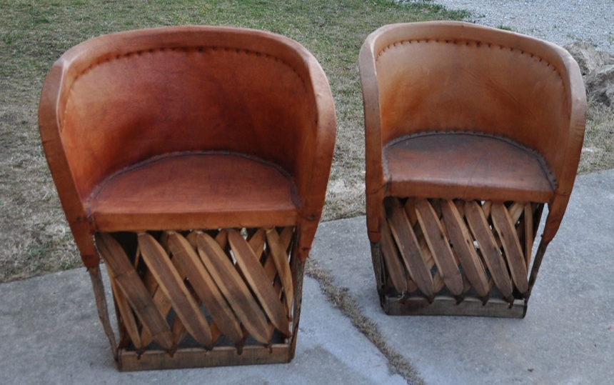 Paire de fauteuils "Mexican Equipale pigskin chair"