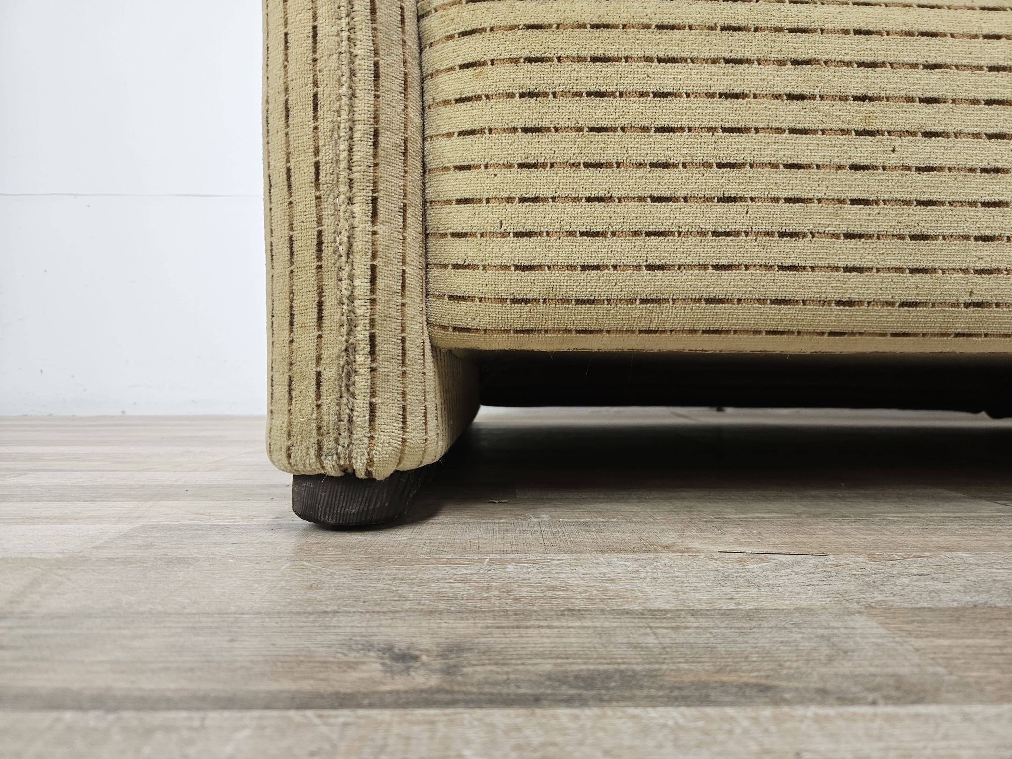 Three-seater Maralunga sofa by Vico Magistretti from the 1970s.