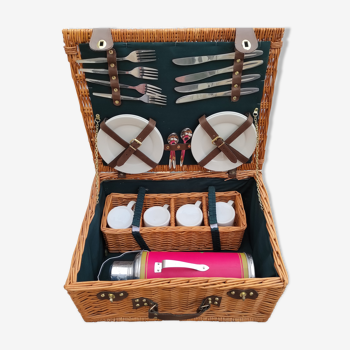 Picnic basket with white porcelain crockery