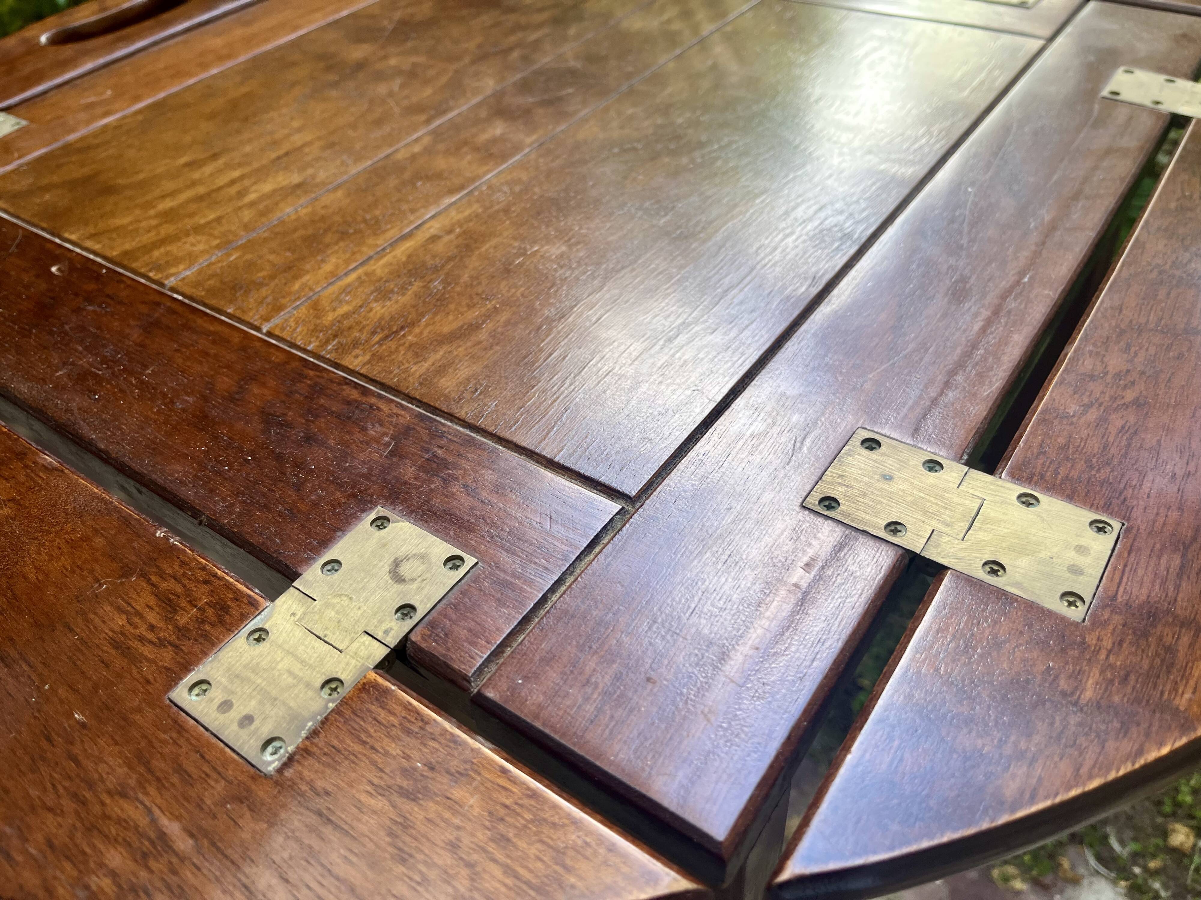Table basse de bateau vintage pliante en bois et laiton
