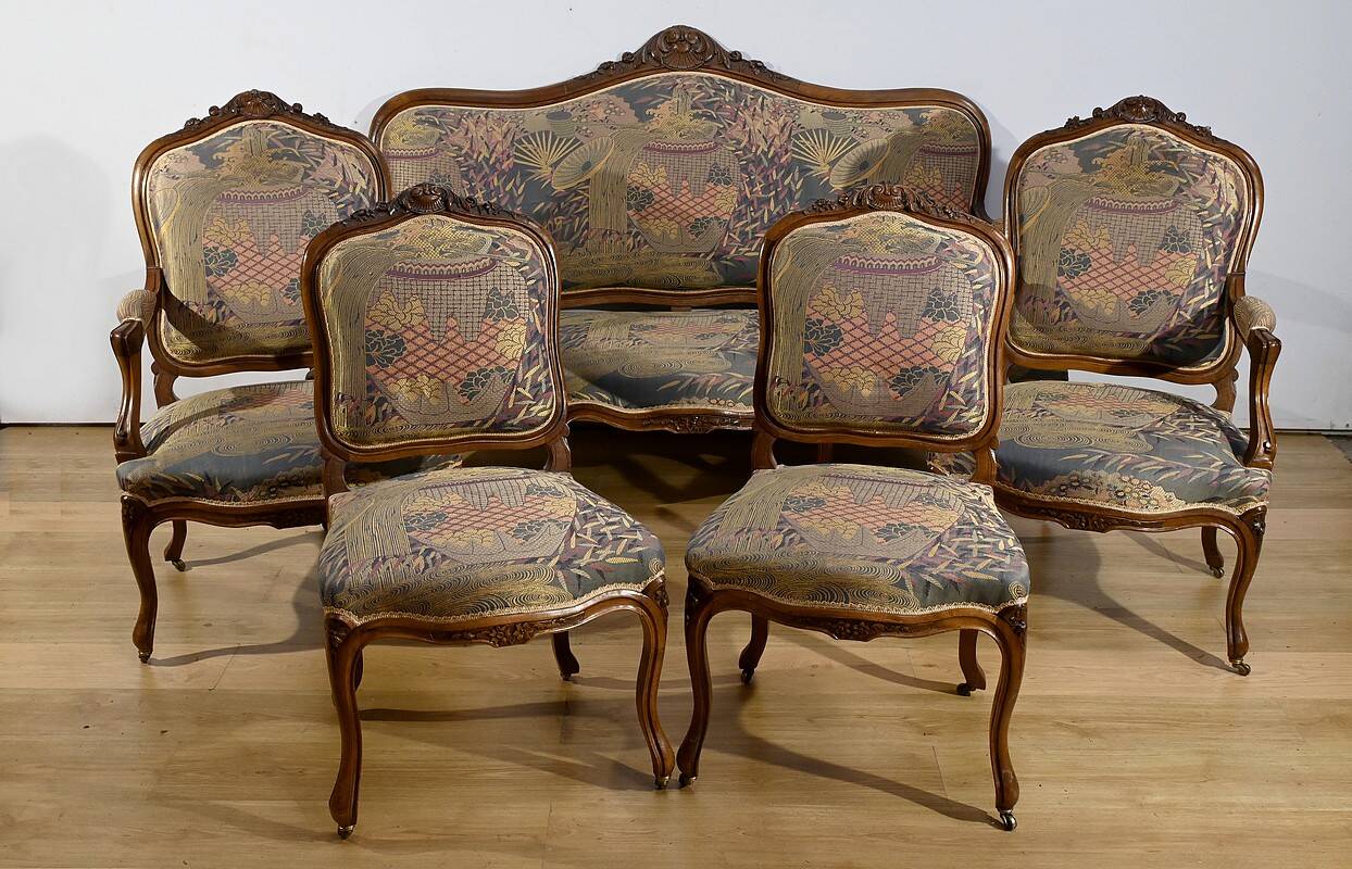 Louis XV style living room in walnut – 1920