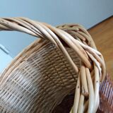 Two-tone wicker basket
