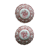 Old plates opened in handmade floral decoration