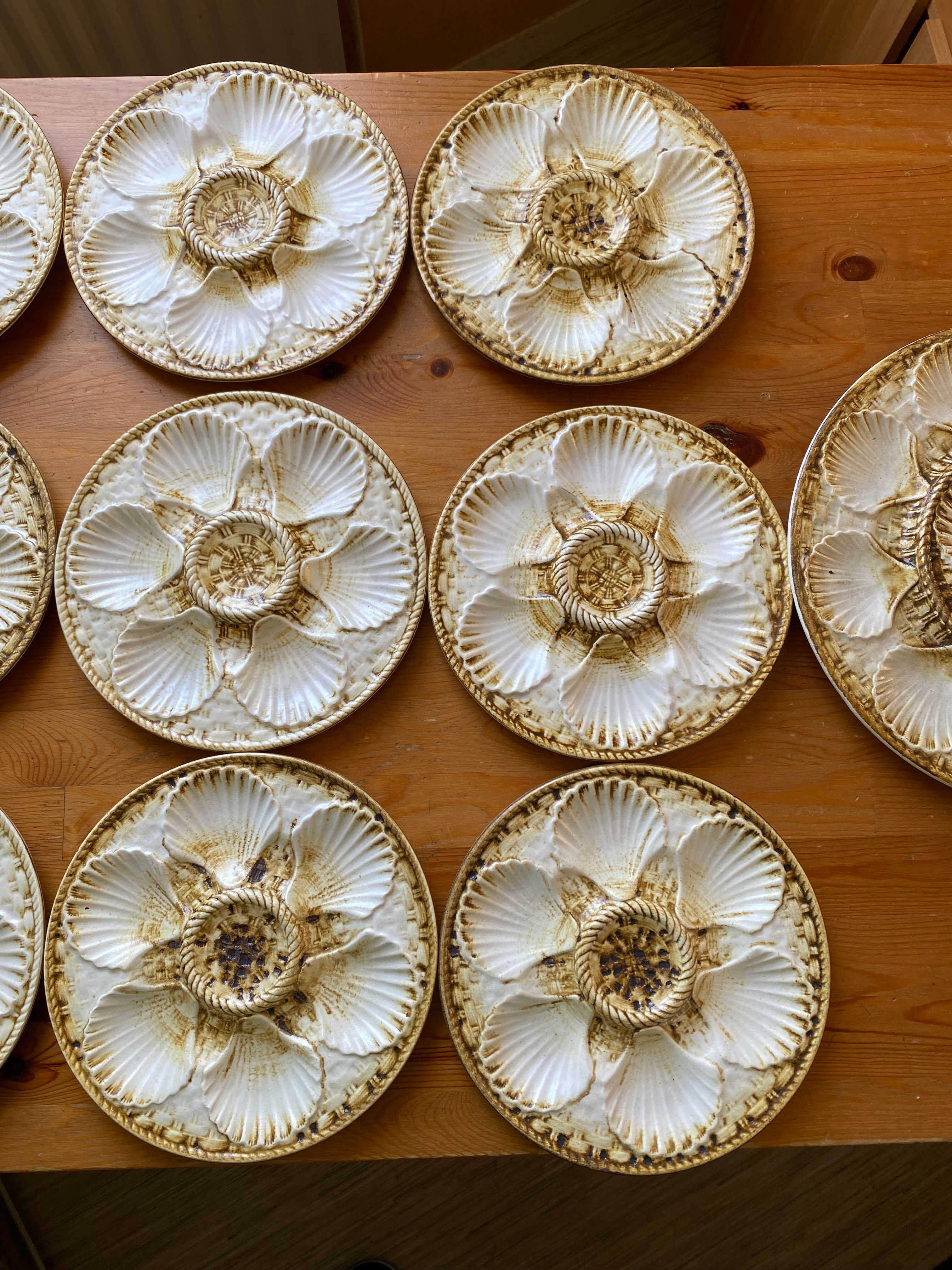 Oyster service Longchamp 12 plates + 1 dish
