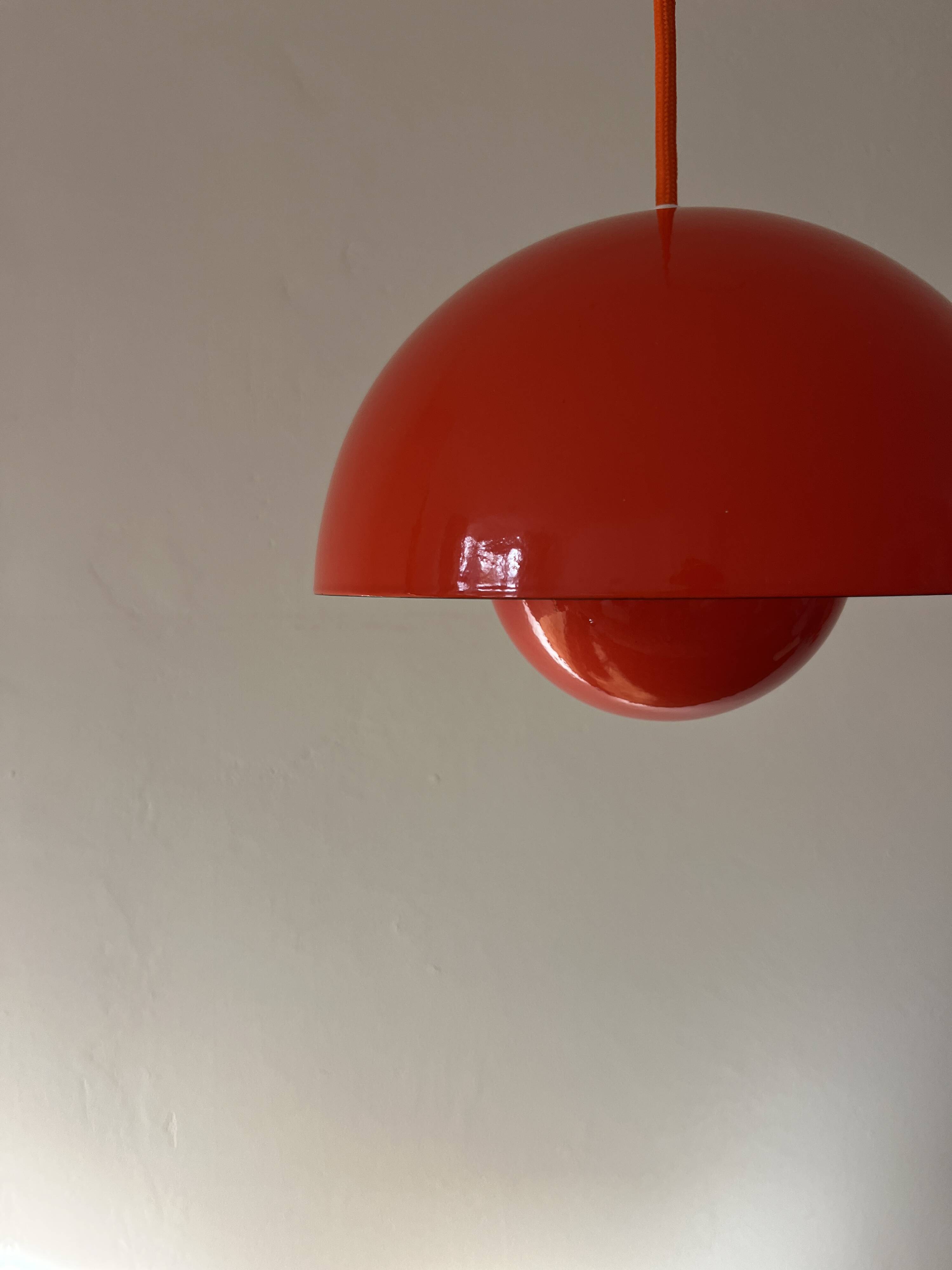 Vintage Louis Poulsen Flowerpot - Verner Panton - VP1 - Danish design lamp