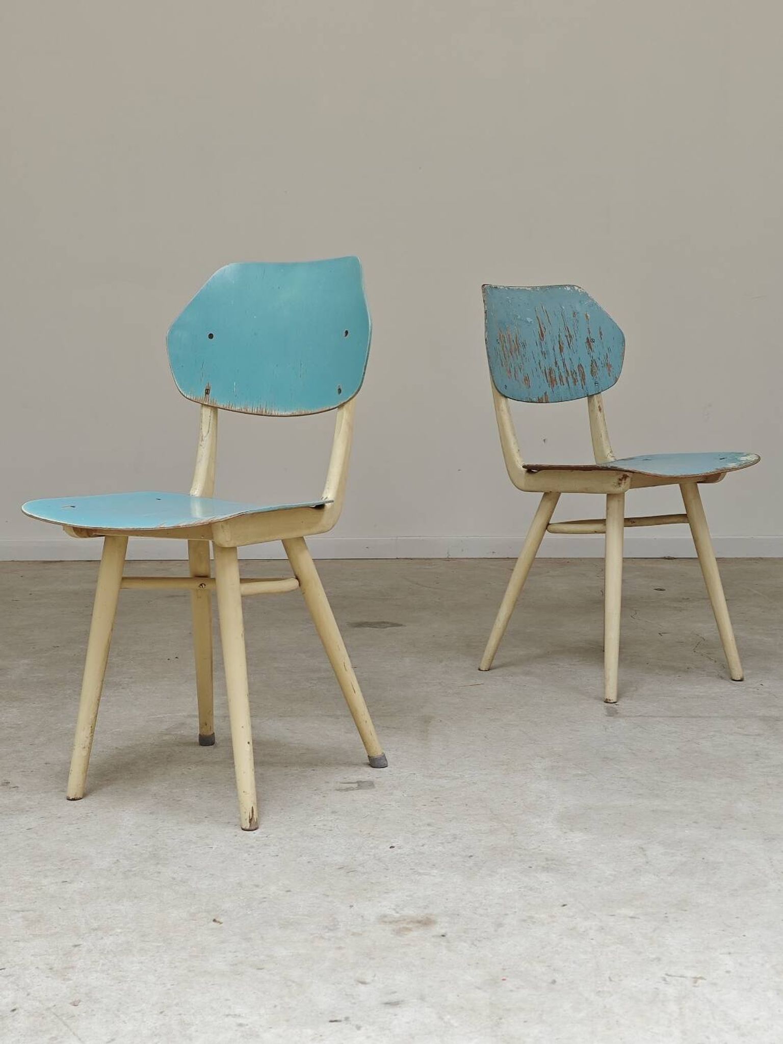 Set of 2 Czechoslovak chairs TON Bystrice Thonet White and Blue