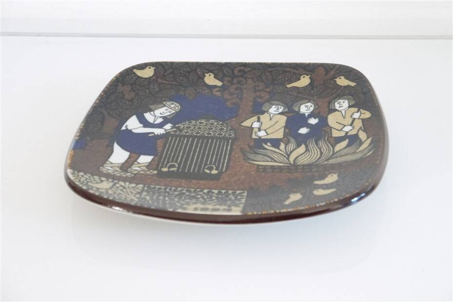 Finnish decorative plate from Arabia