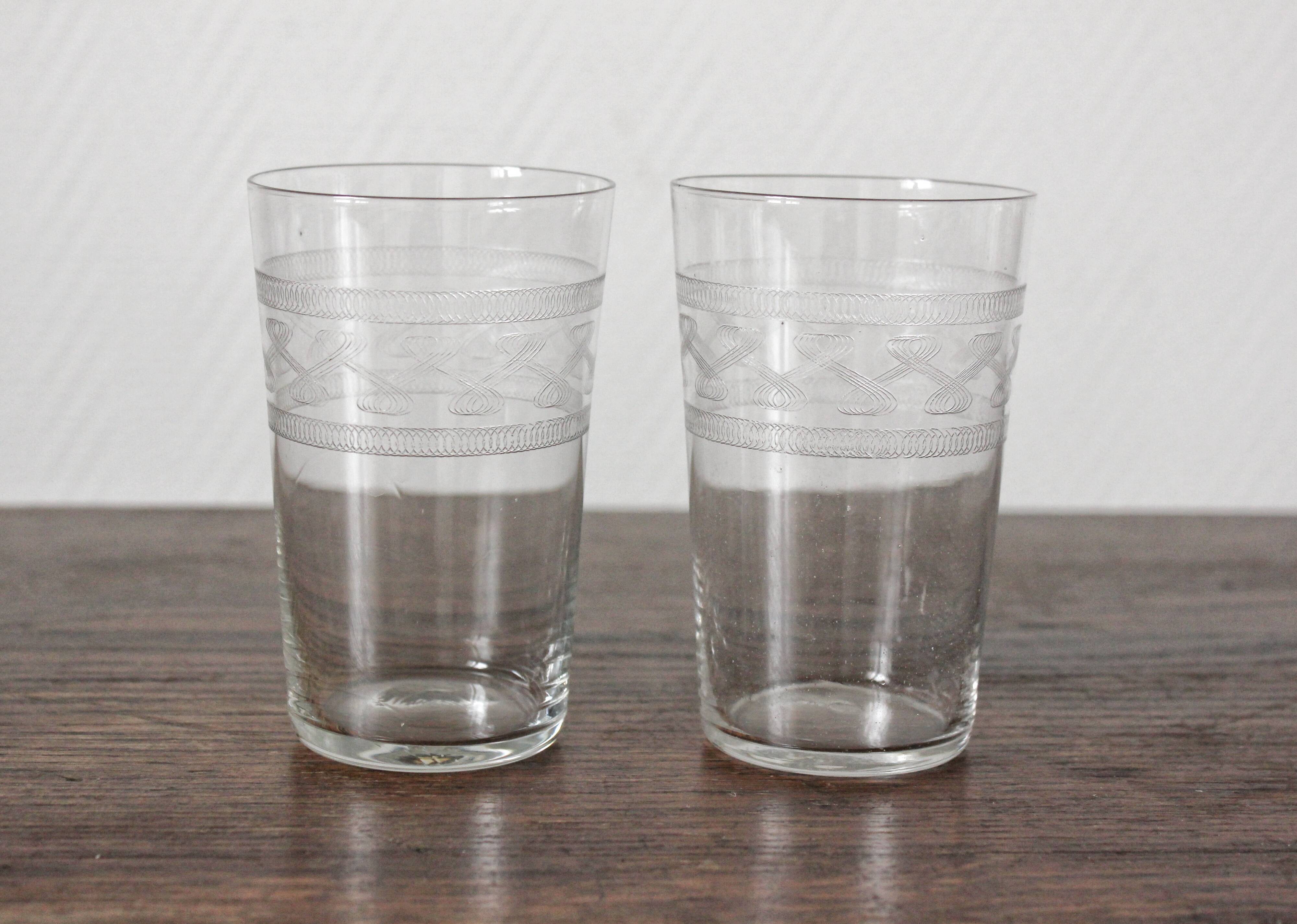 2 gobelets verres à eau en verre ancien gravé du XIXe