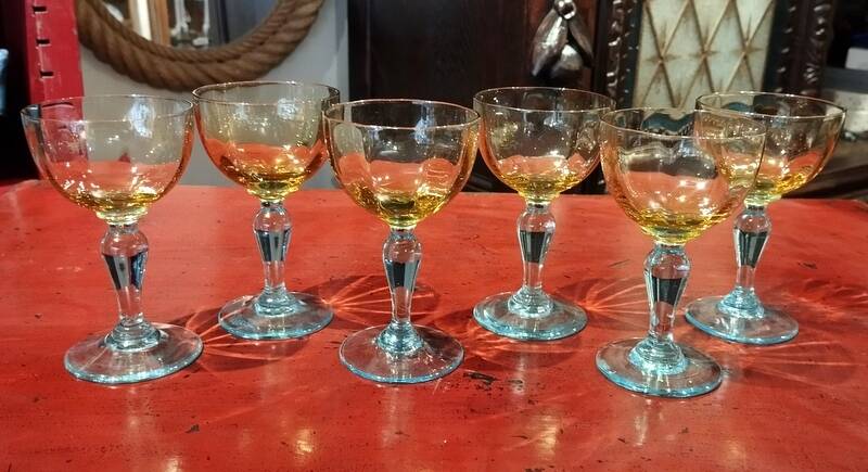 6 liqueur glasses in the George Sand design.