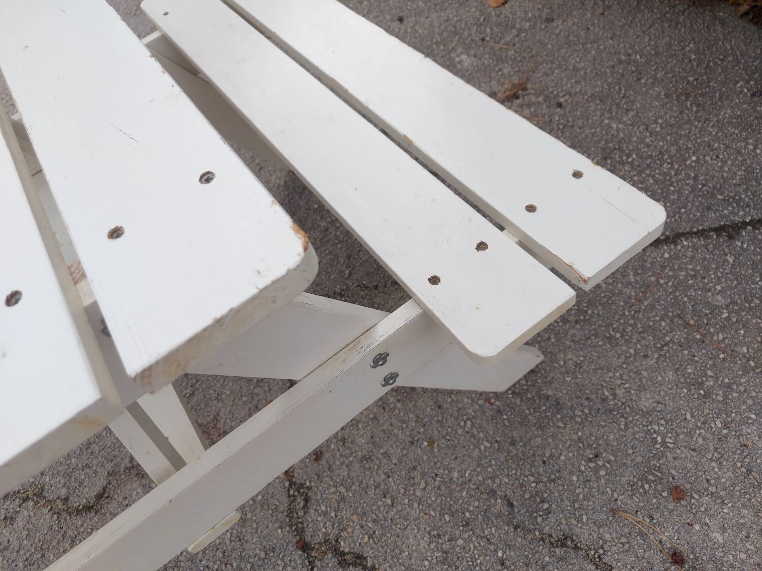 Table de jardin avec bancs pour enfants