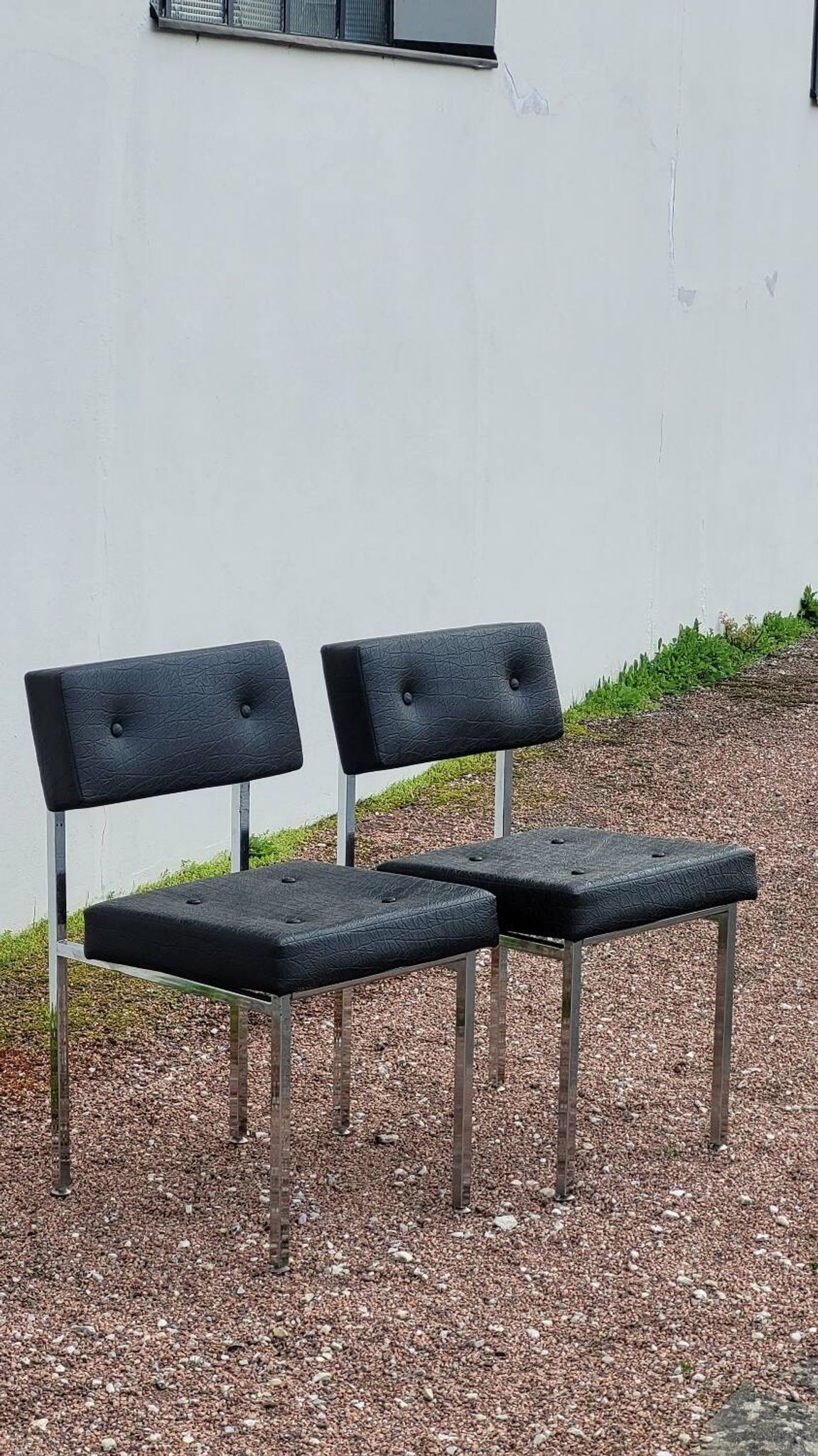 Paire de chaises en skaï design chromé - 1950s