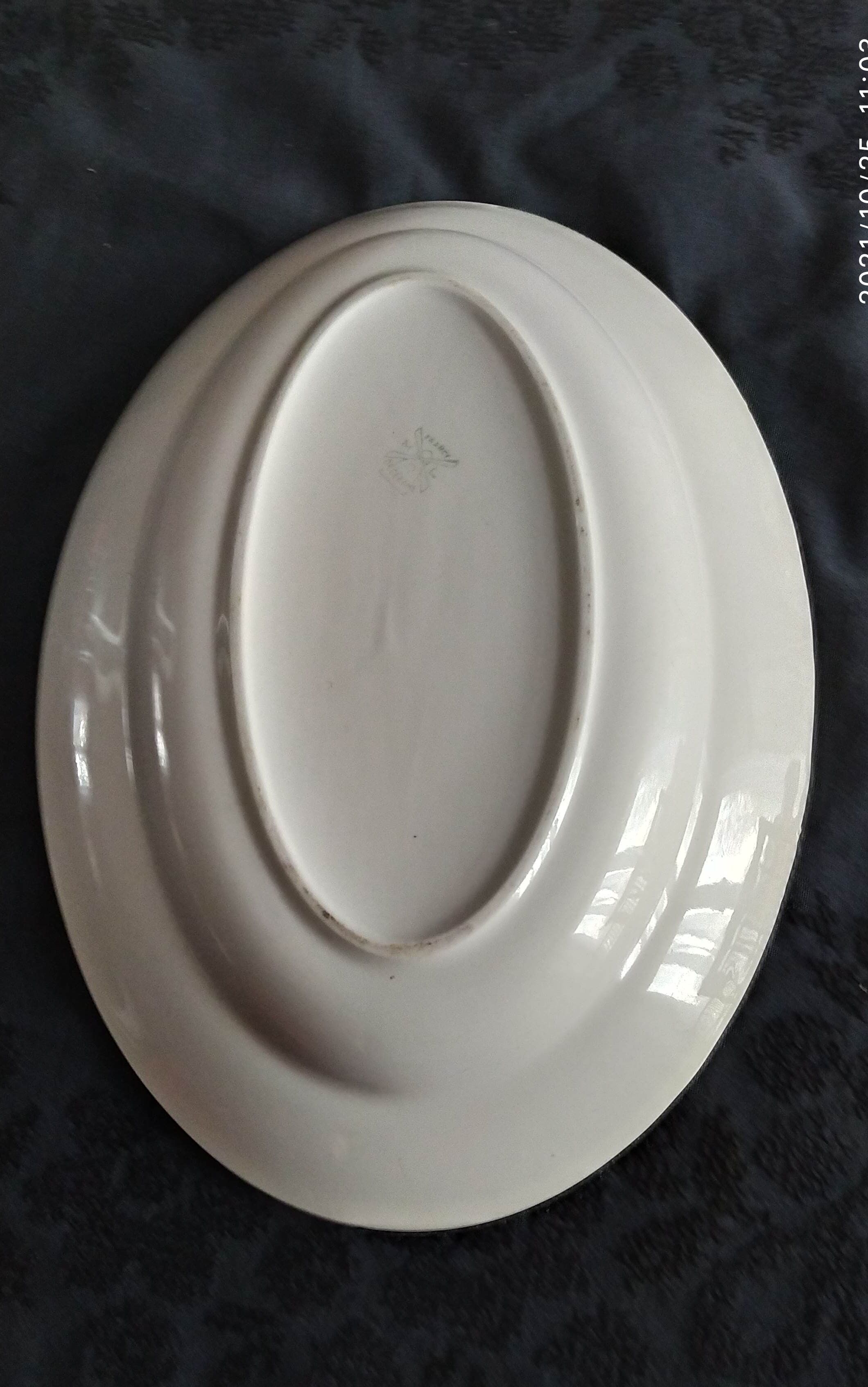 Old serving dish Moulin des Loups