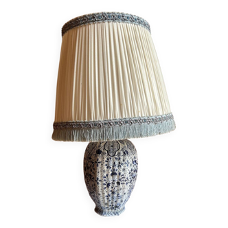 Lampe ancienne en porcelaine