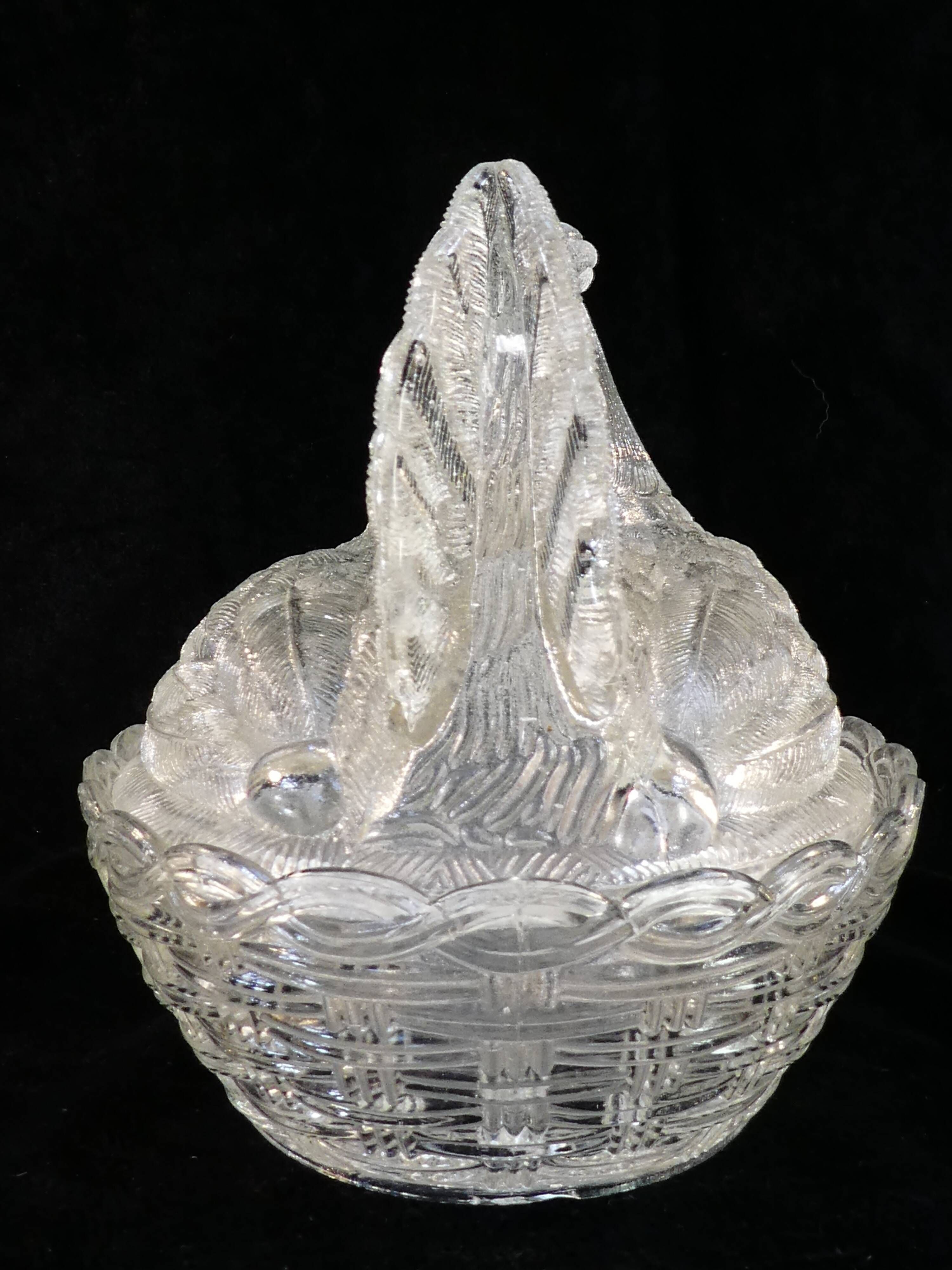 Large hen bonbonniere glass box style portieux vallerysthal