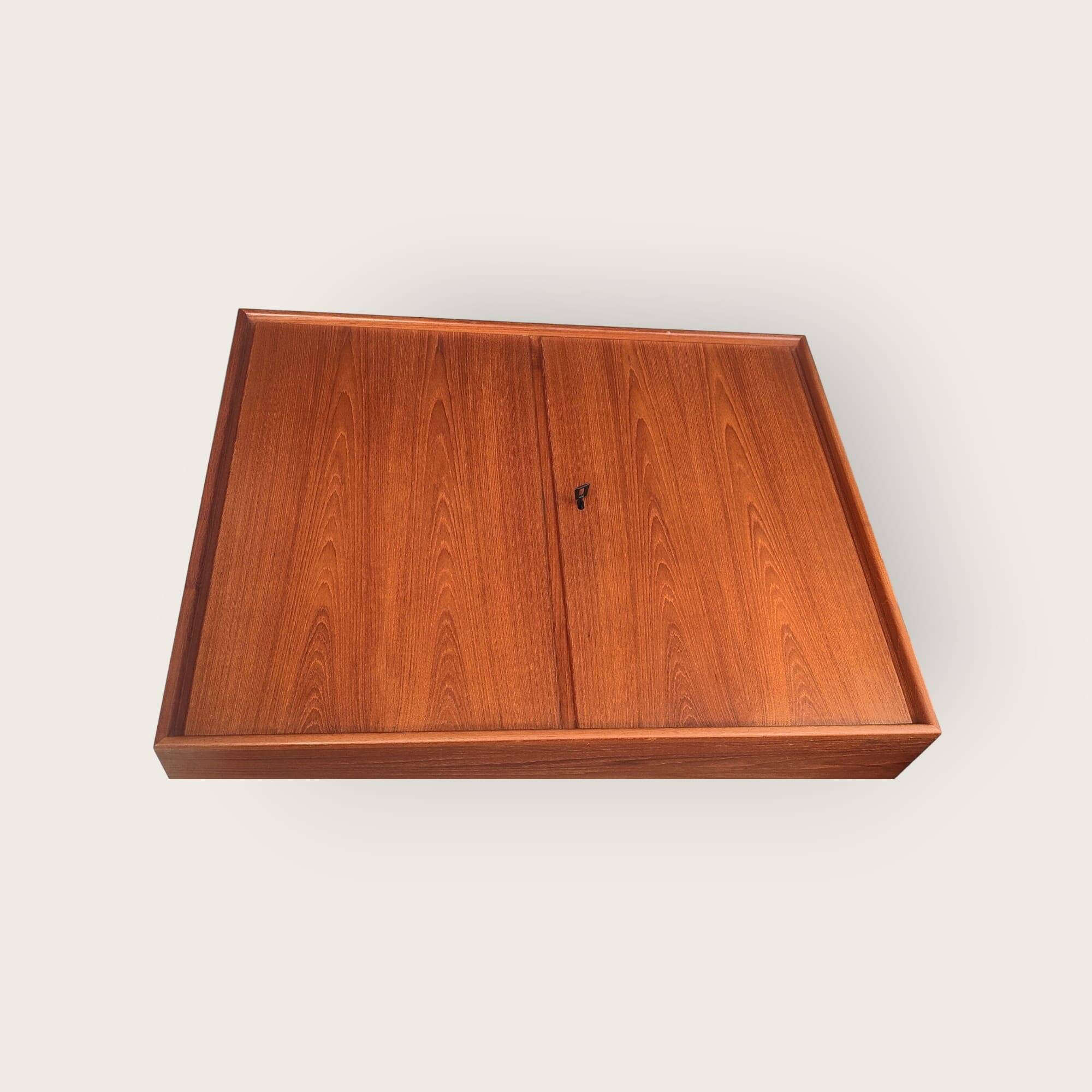 Système mural du milieu du siècle