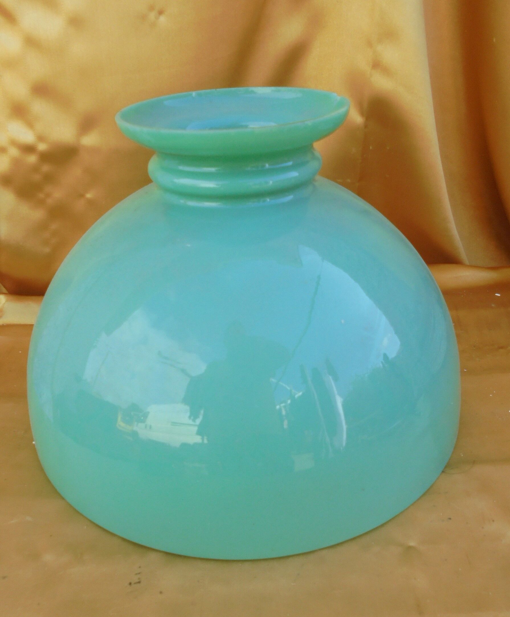 Globe lampshade in green opaline