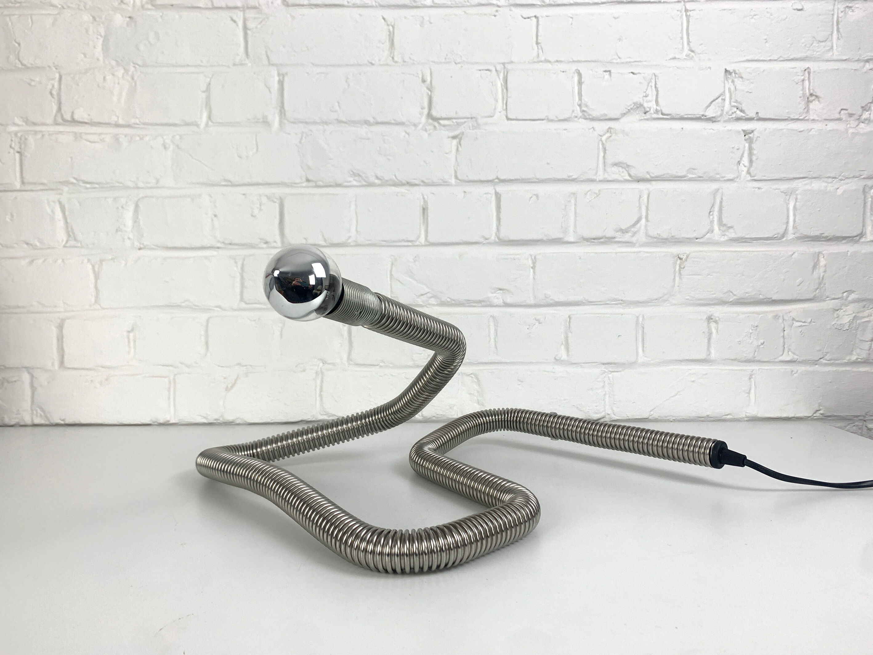 Table lamp snake minimalist flexible tube cobra chromed metal