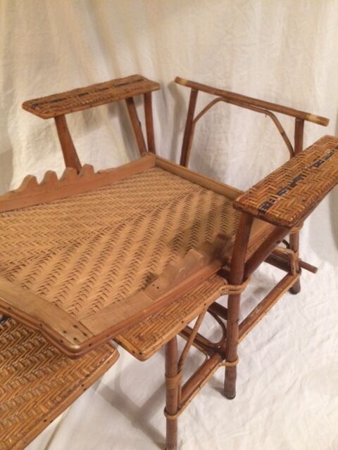 Chaise longue  en rotin milieu 20e siècle