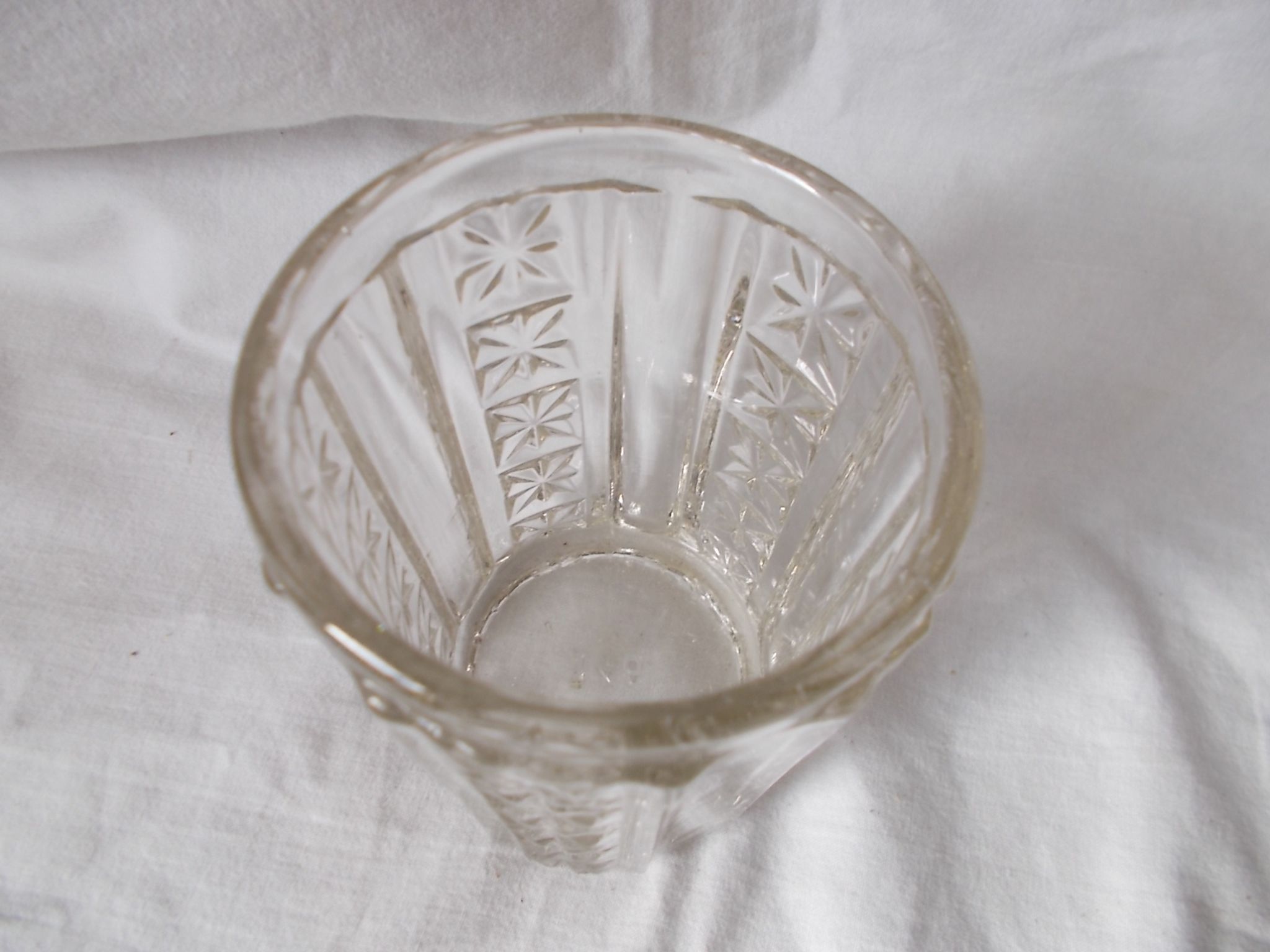Vase verre moulé