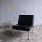 Lot de 2 fauteuils lounge minimalistes en cuir noir