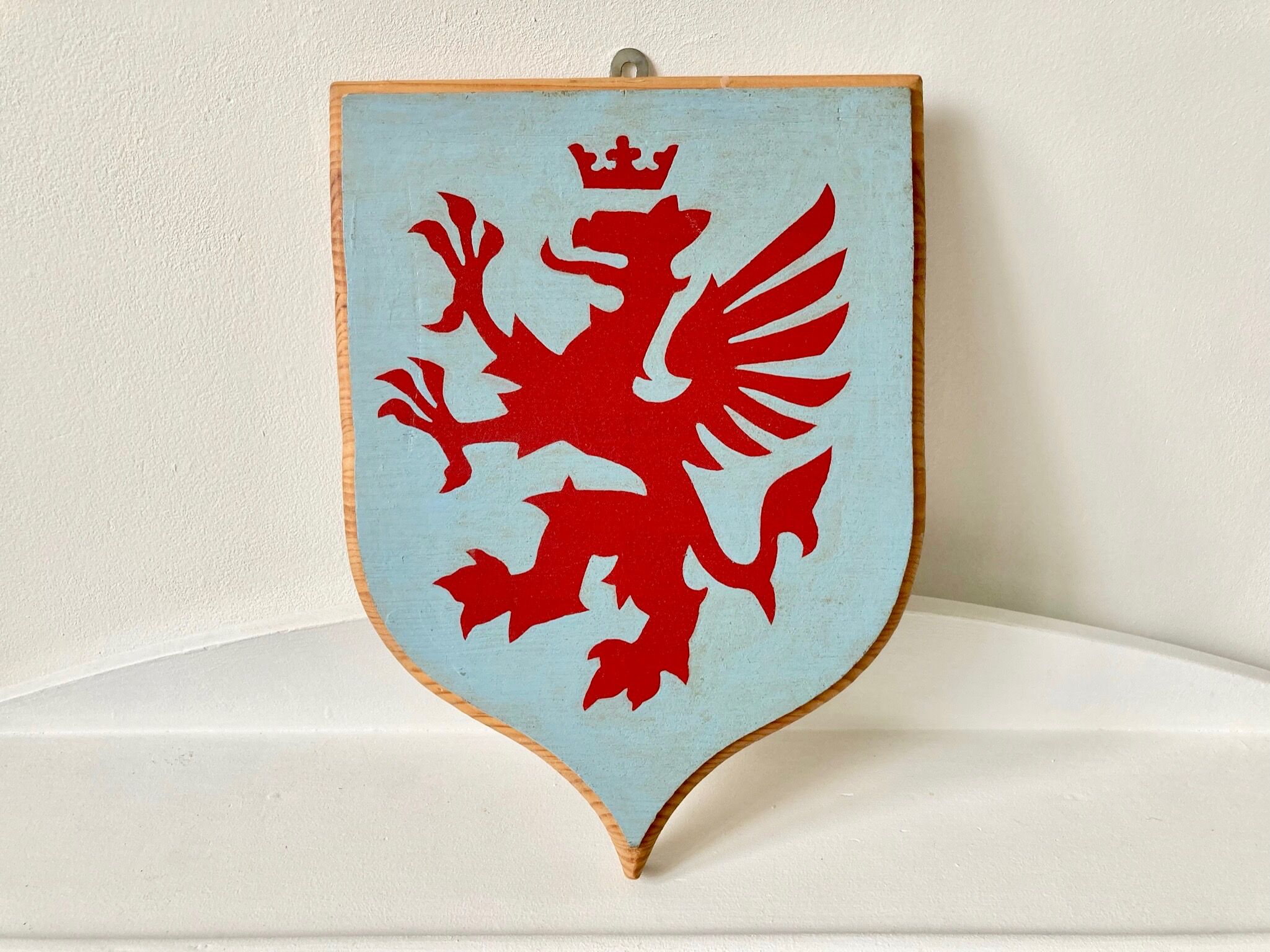 Blason écusson en bois décoration murale enfant