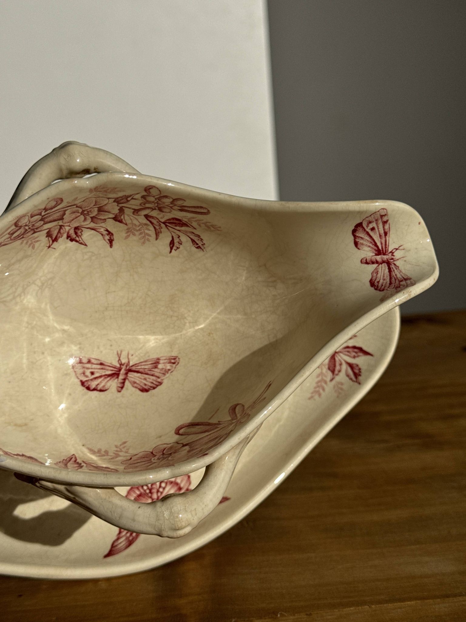 Saucier ancienne en faïence rose de Badonviller modèle Jasmin