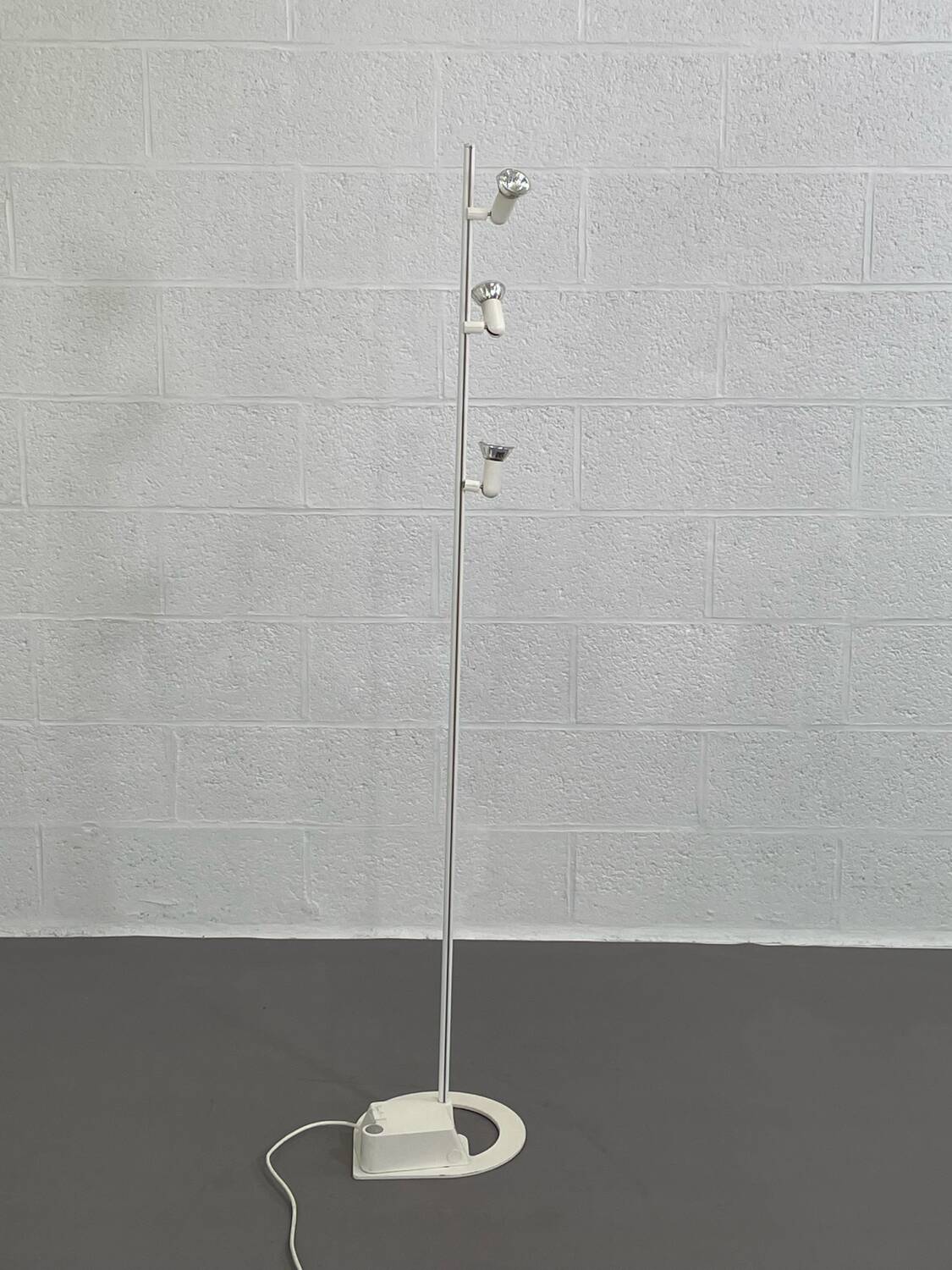Vintage floor lamp with lamp dimmer