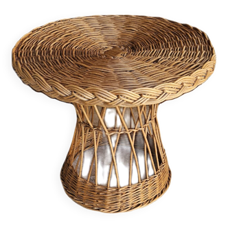 Round rattan coffee table